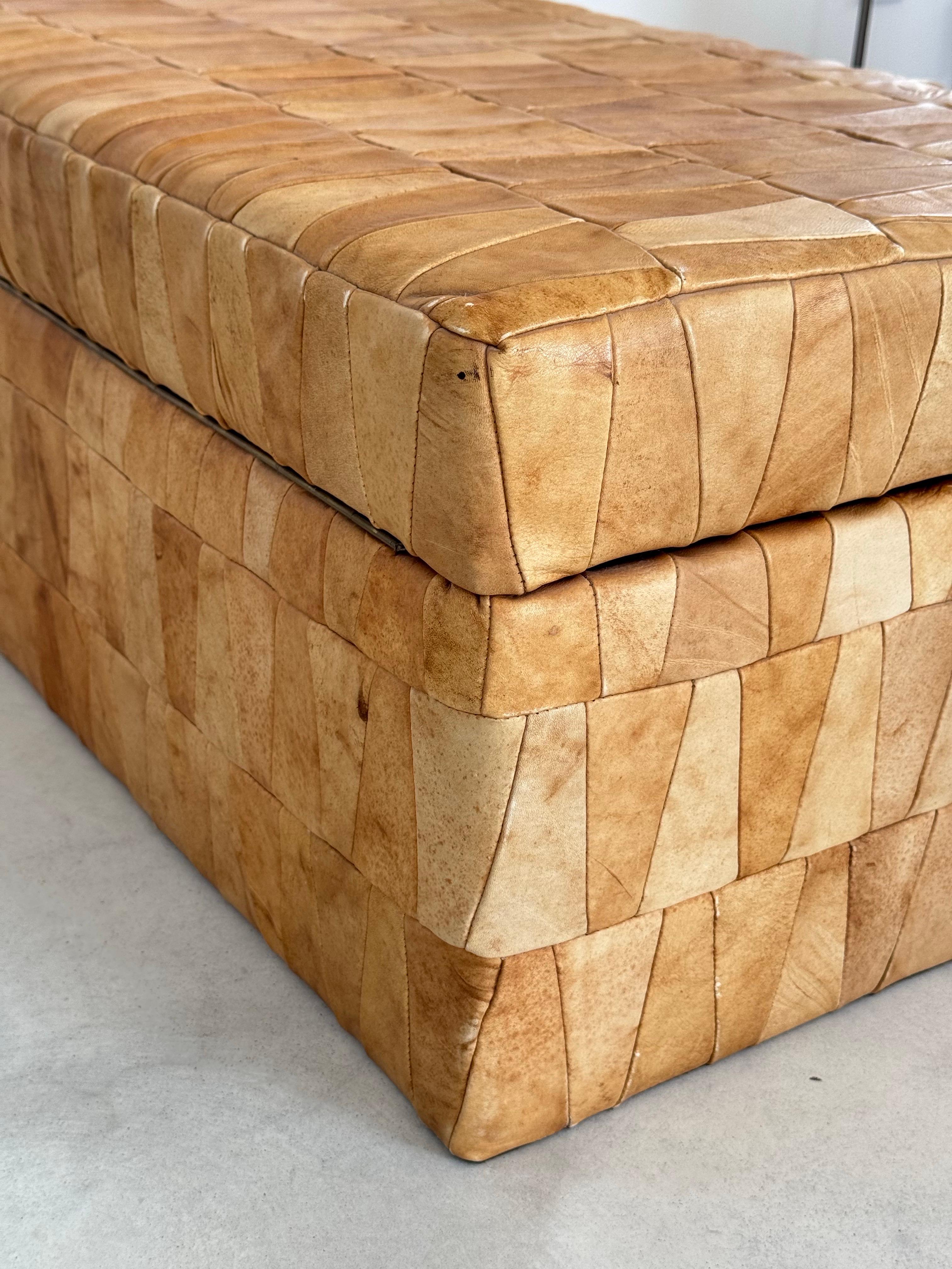 Very Rare Huge Design 1970s De Sede Leather Patchwork Storage Ottoman 5