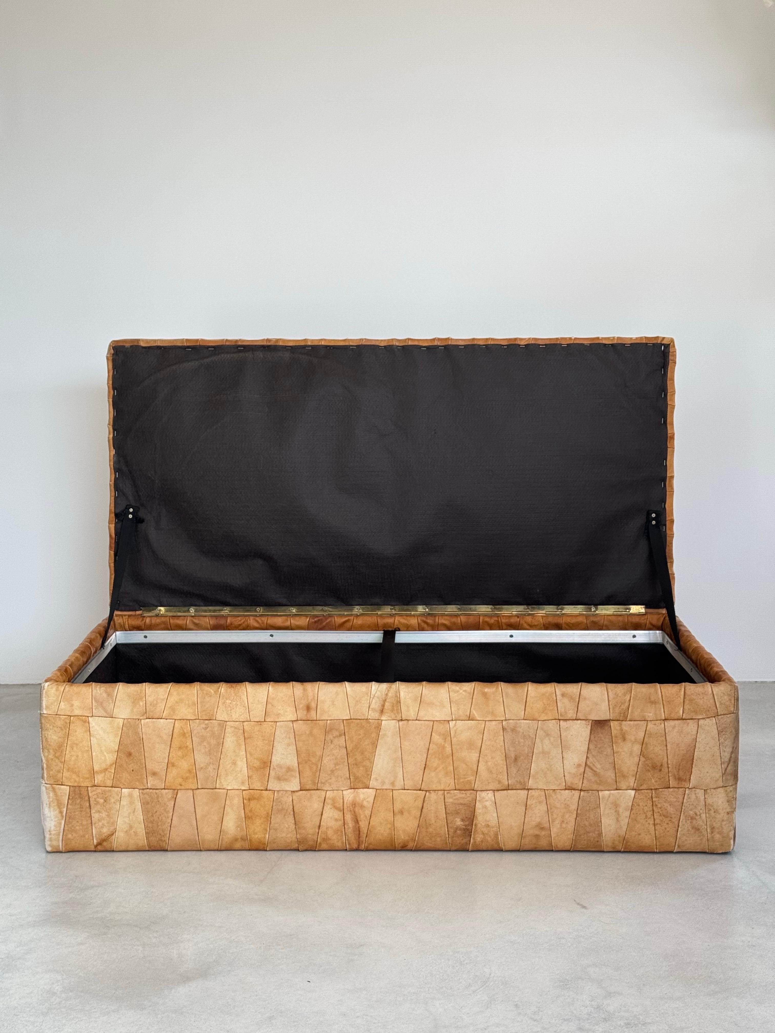 Very Rare Huge Design 1970s De Sede Leather Patchwork Storage Ottoman 9