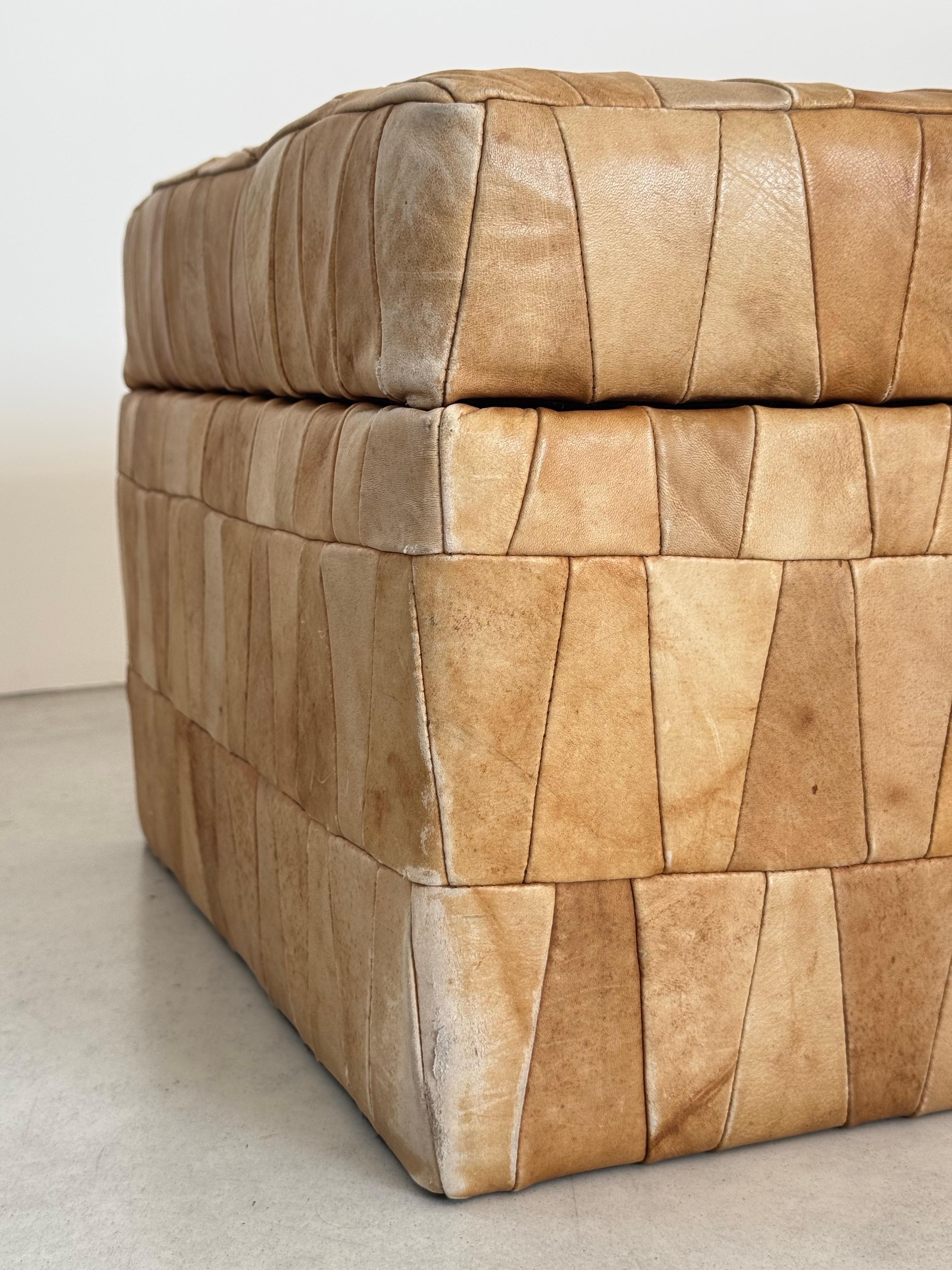Very Rare Huge Design 1970s De Sede Leather Patchwork Storage Ottoman 11