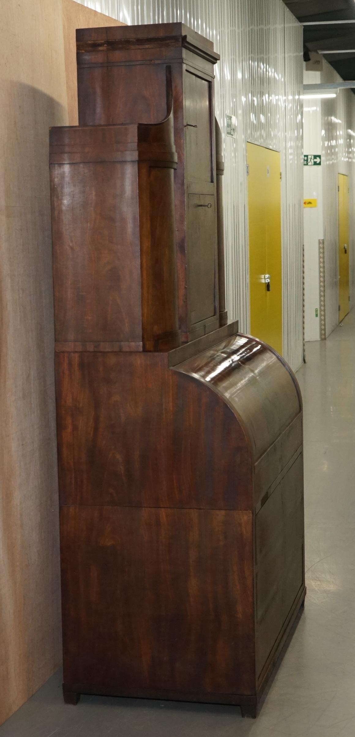 Très rare bureau bibliothèque cylindrique italien en bois de feuillus avec photos à voir en vente 12