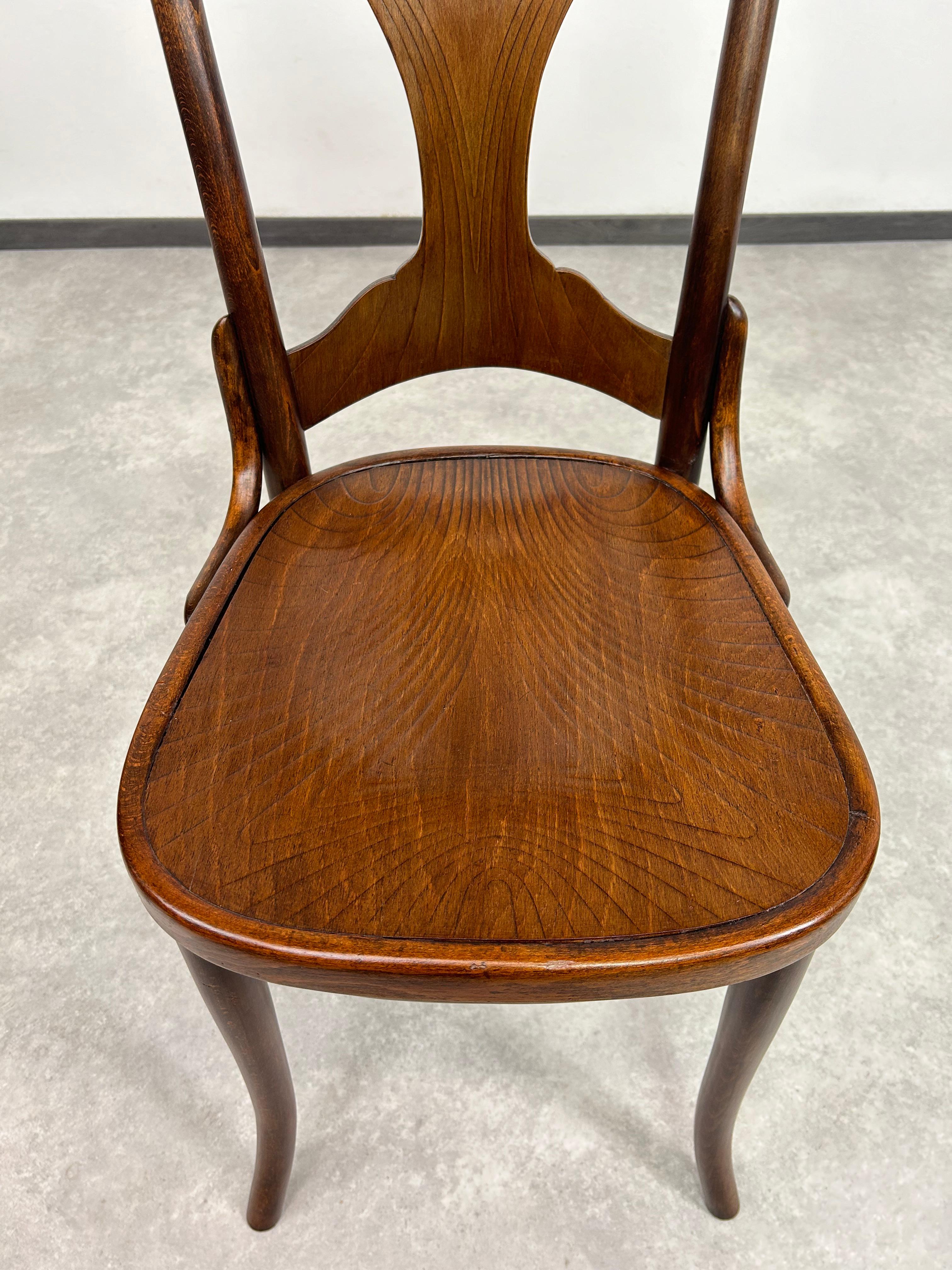 Austrian Very rare jugendstil dining chair no.522 by Thonet For Sale