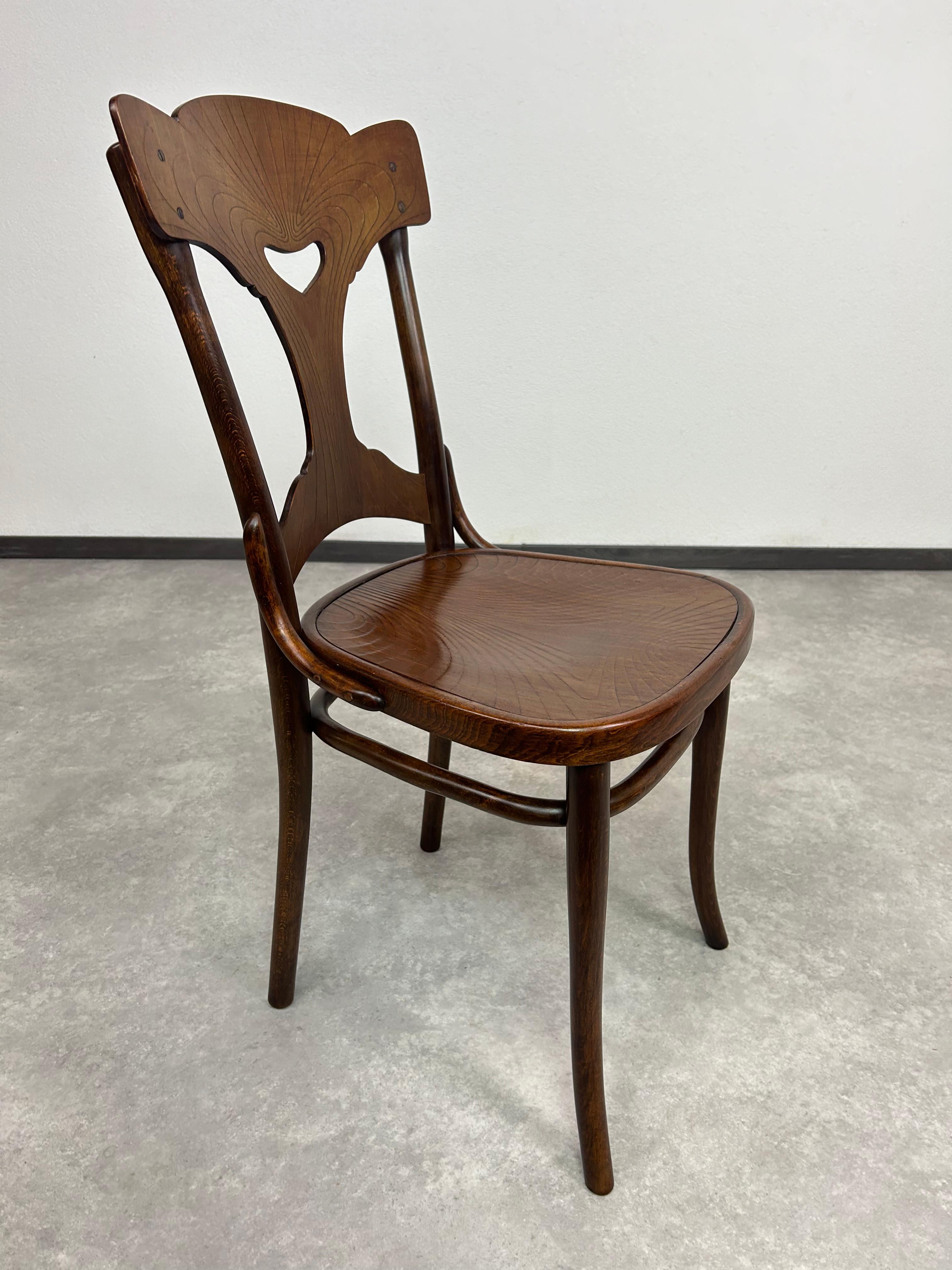 Very rare jugendstil dining chair no.522 by Thonet In Excellent Condition For Sale In Banská Štiavnica, SK
