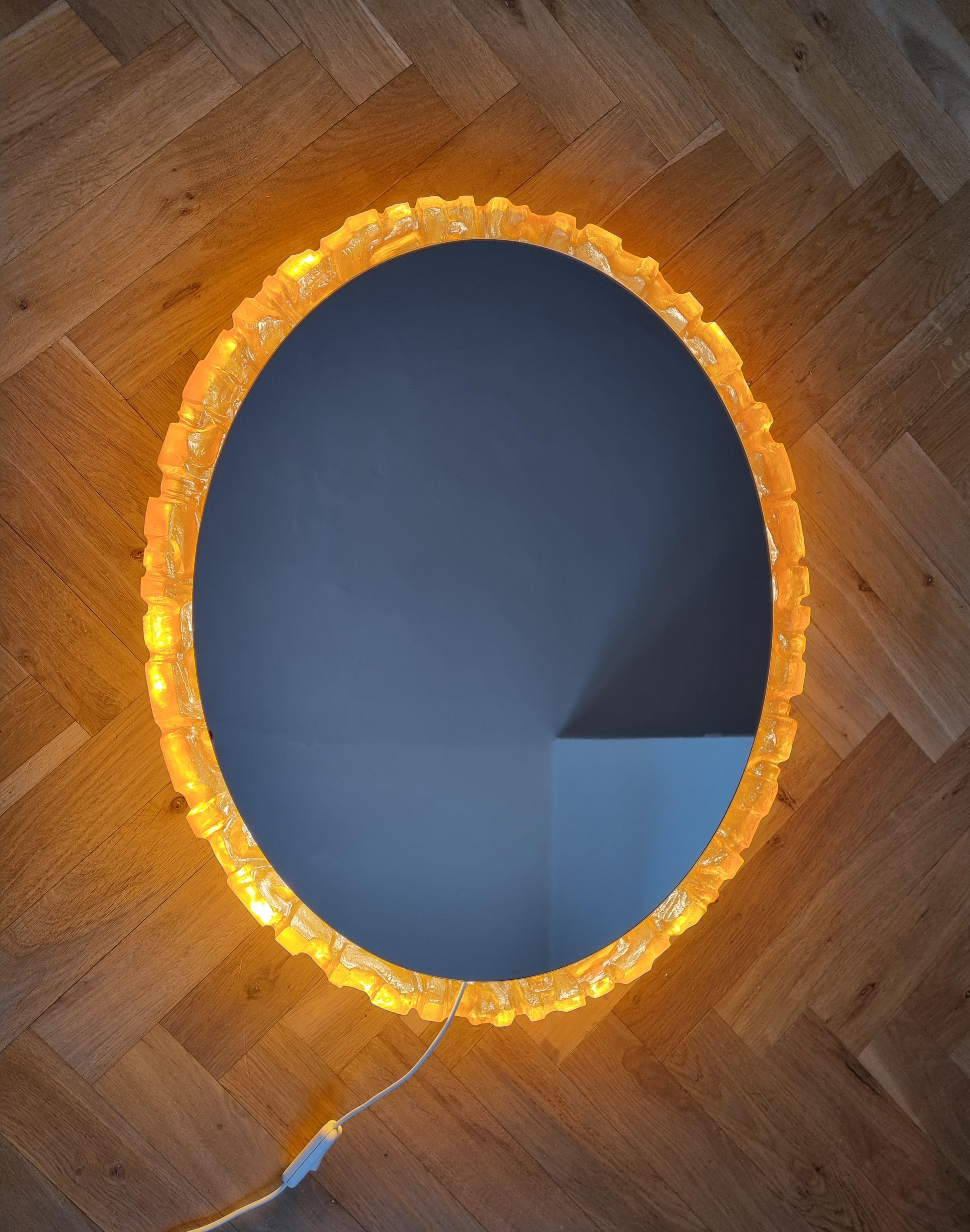 Mid-Century Modern Très rare grand miroir rétroéclairé du milieu du siècle Hillebrand, 1970 en vente