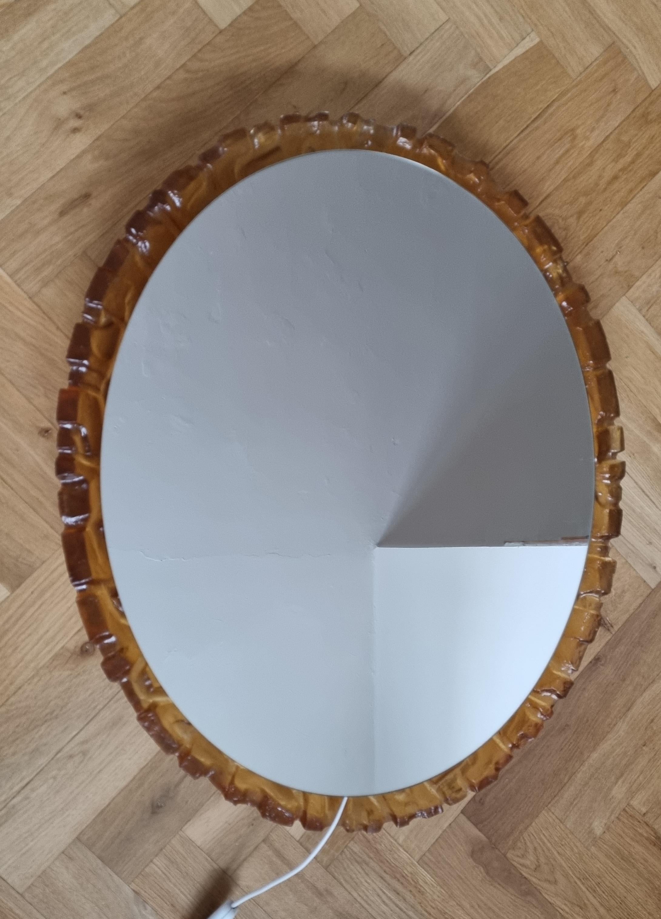 Métal Très rare grand miroir rétroéclairé du milieu du siècle Hillebrand, 1970 en vente