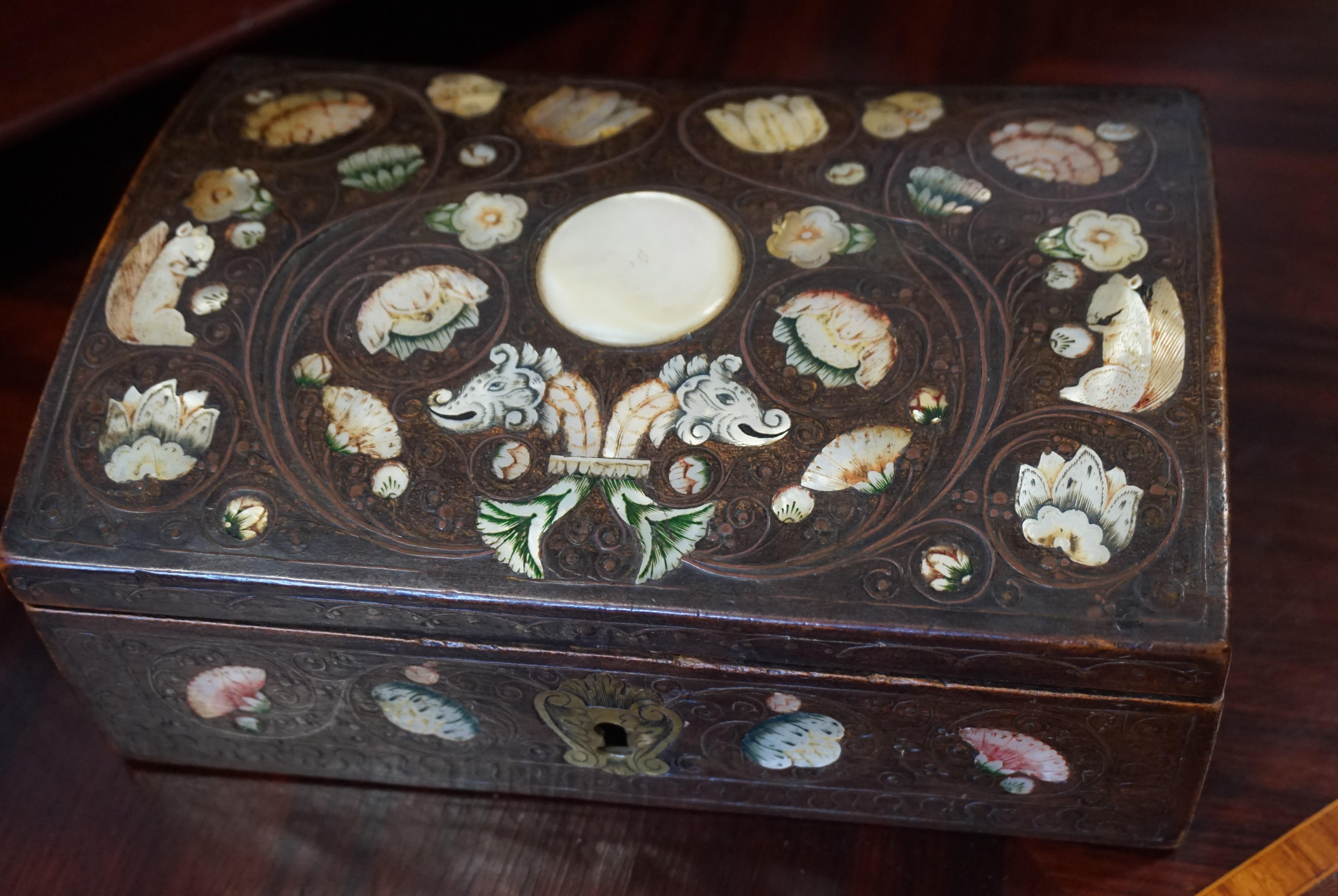 Very Rare, 17th Century Spa Mother of Pearl Writing Box with Inlaid Brass Wire 12