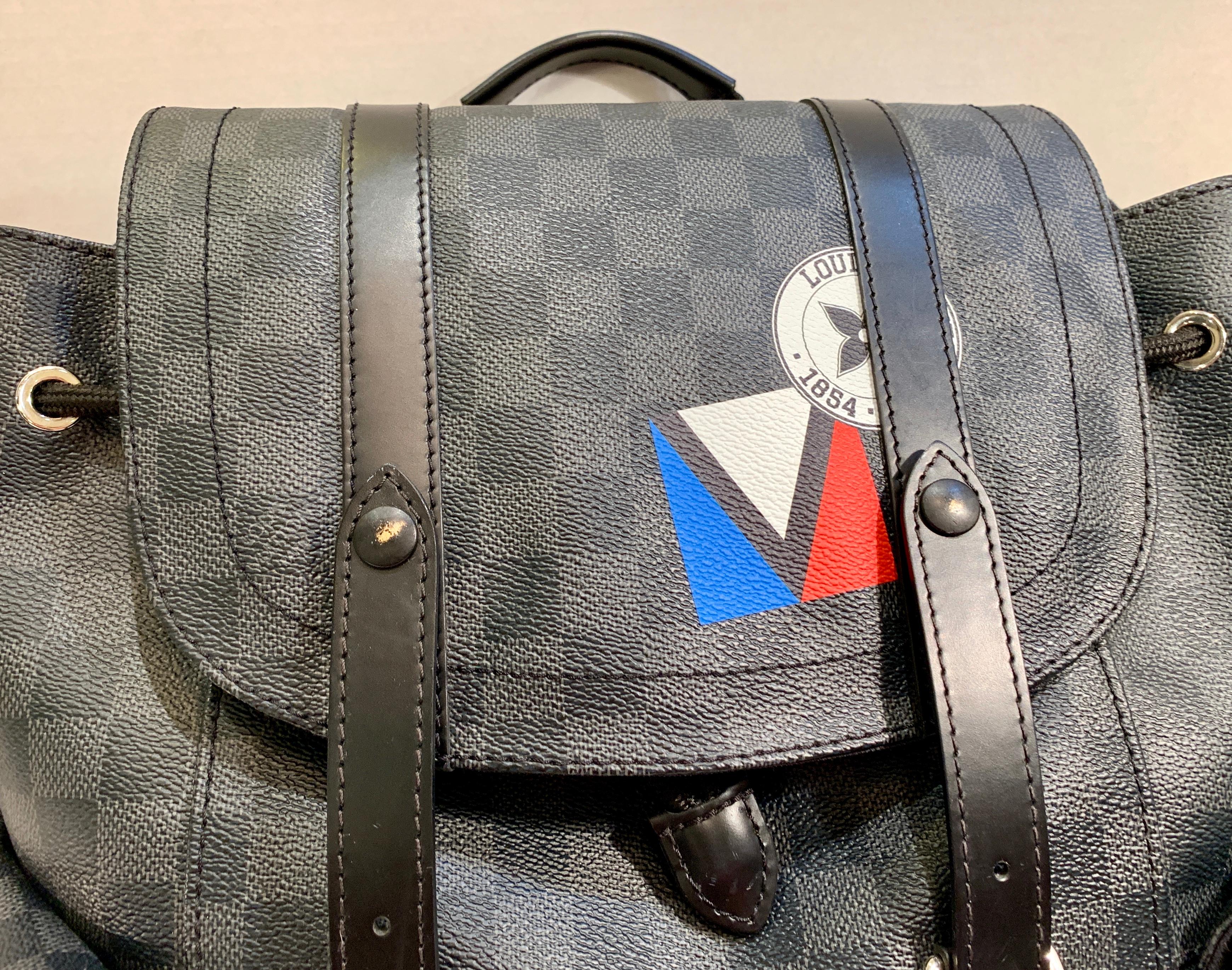 Sehr seltener Louis Vuitton Special Edition Christopher PM Damier Graphit Rucksack 3