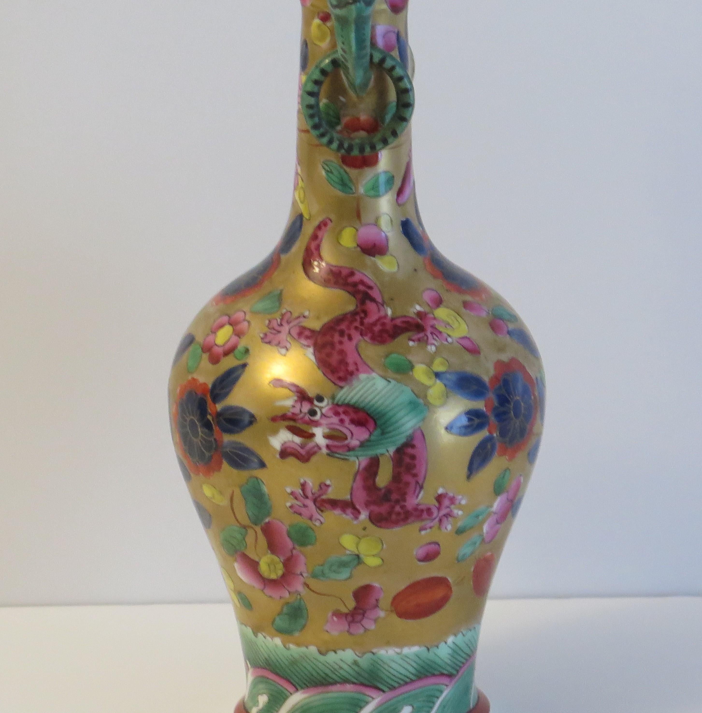 Pottery Very Rare Mason's Ironstone Bottle Vase in Chinese Dragon Pattern, circa 1820 For Sale