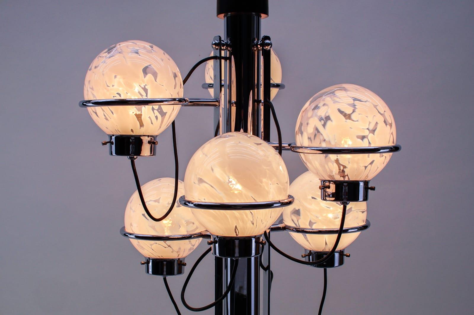 Très rare lampe d'orbit en verre de Murano de Mazzega, Italie, années 1960 Bon état - En vente à Nürnberg, Bayern