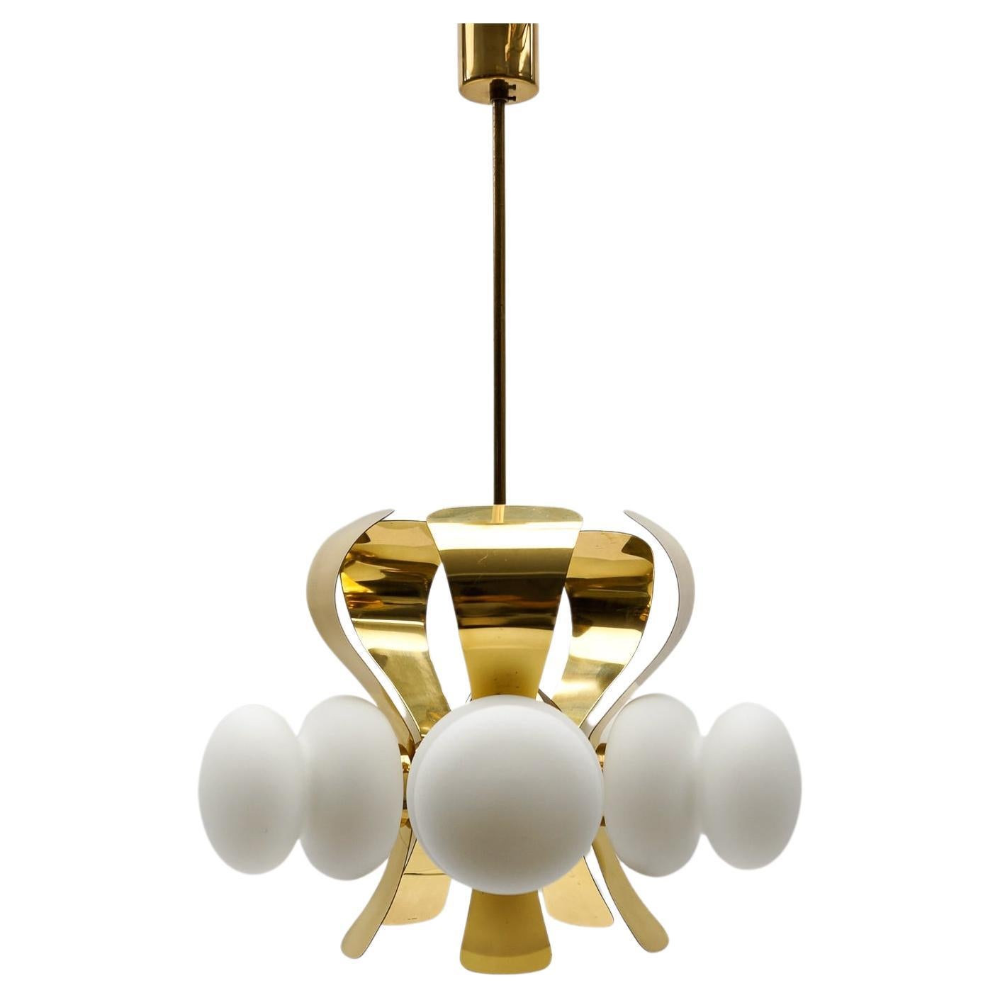 Seltene 5-armige Mid-Century-Modern-Orbit-Lampe aus Gold und Opalglas in Gold und Opal, 1960er Jahre im Angebot