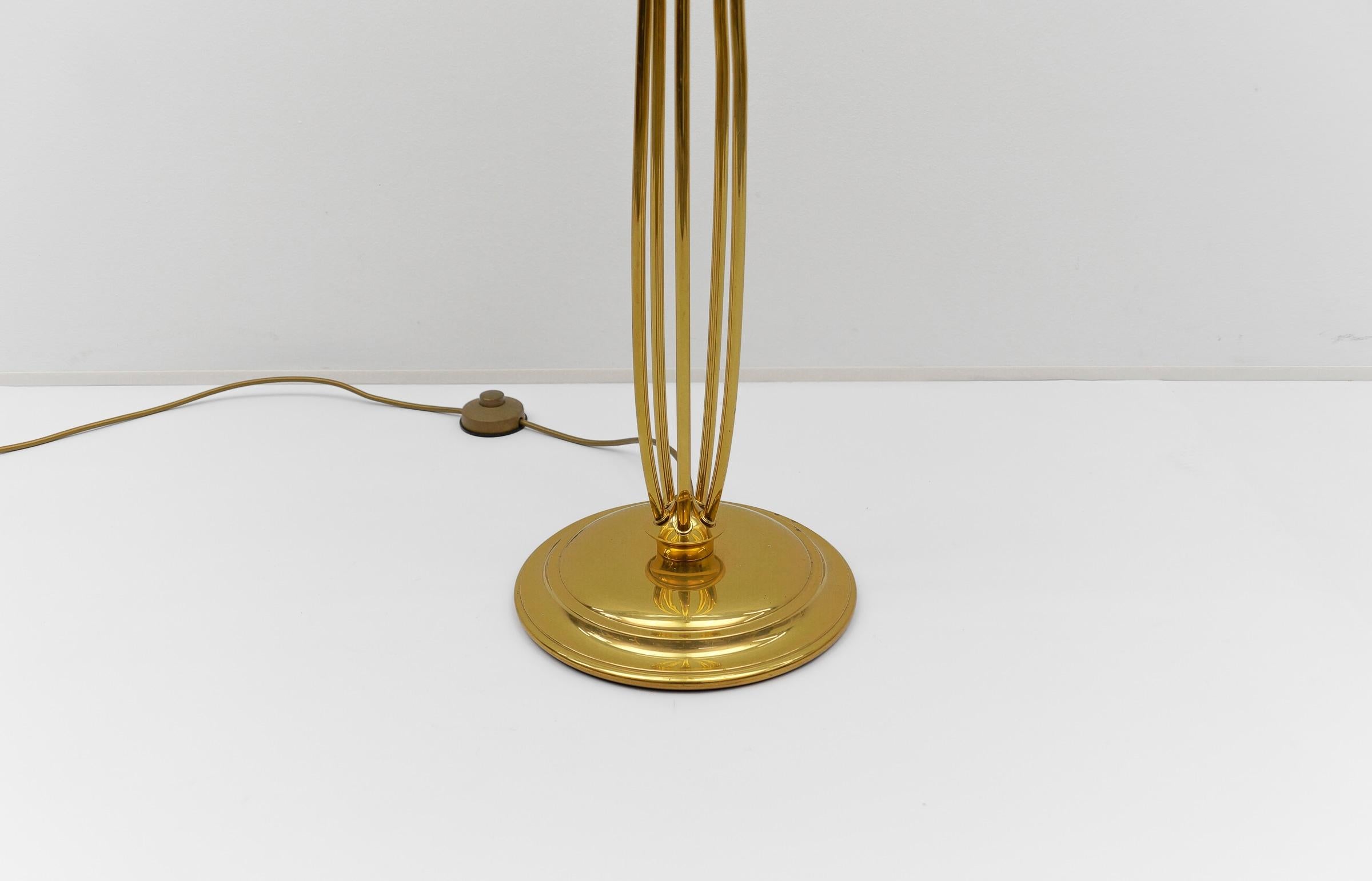 Très rare lampadaire Mid-Century Modernity avec cinq abat-jours en verre, 1950 Italie en vente 3