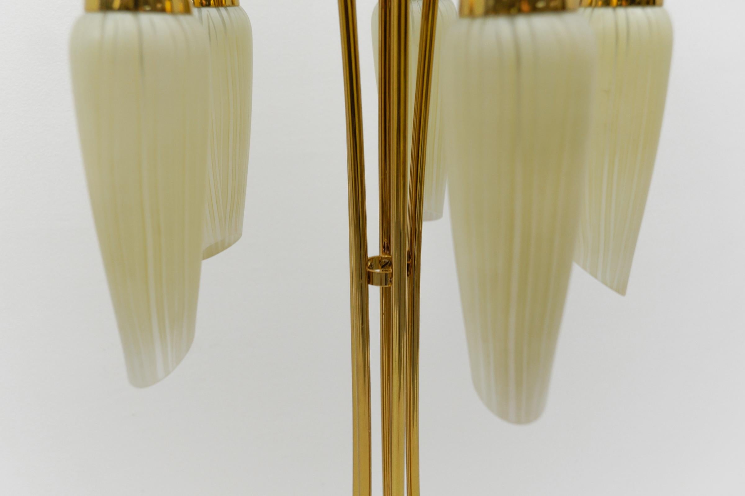 Très rare lampadaire Mid-Century Modernity avec cinq abat-jours en verre, 1950 Italie en vente 5