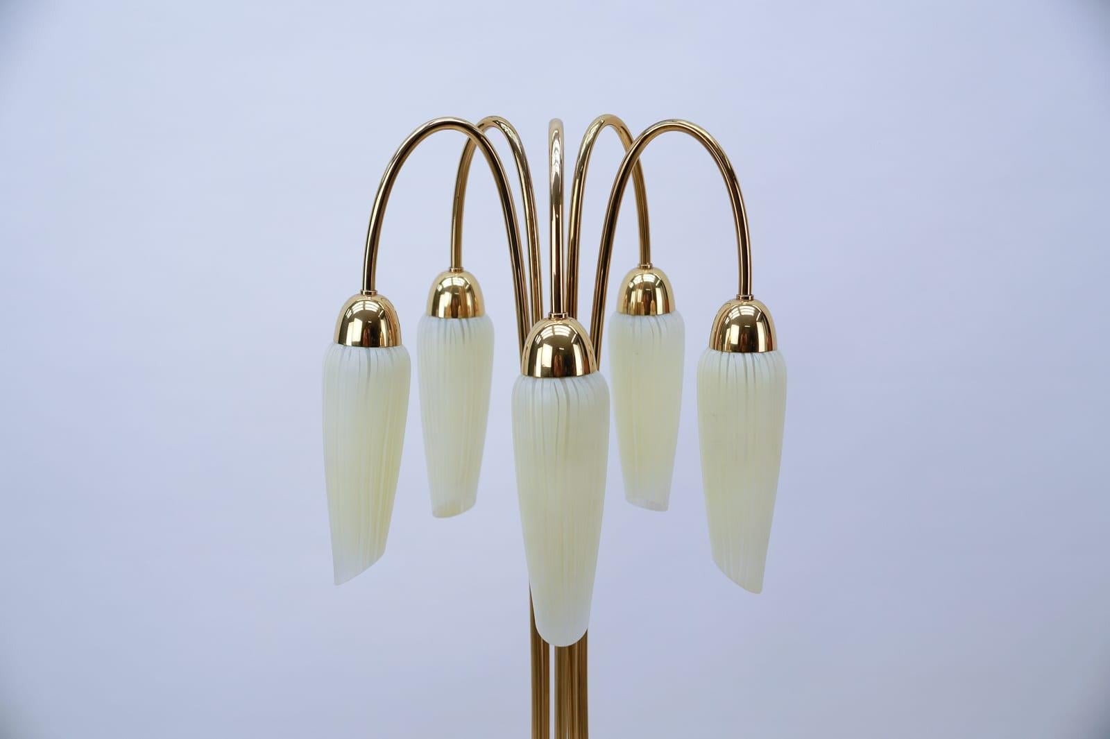 Very Rare Mid-Century Modern Floor Lamp with Five Glass Shades, 1950s Italy In Good Condition For Sale In Nürnberg, Bayern