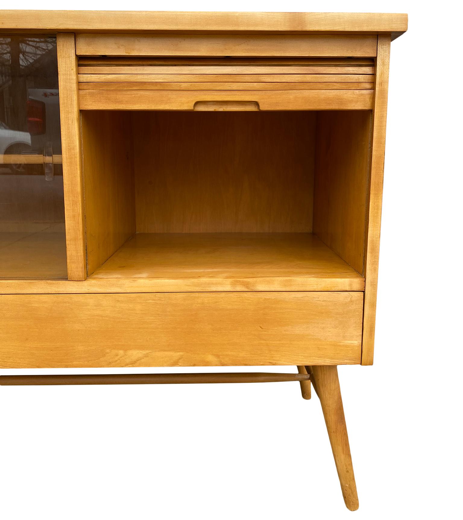 Very Rare Mid-Century Modern Maple Predictor Credenza by Paul McCobb for O’hearn For Sale 3