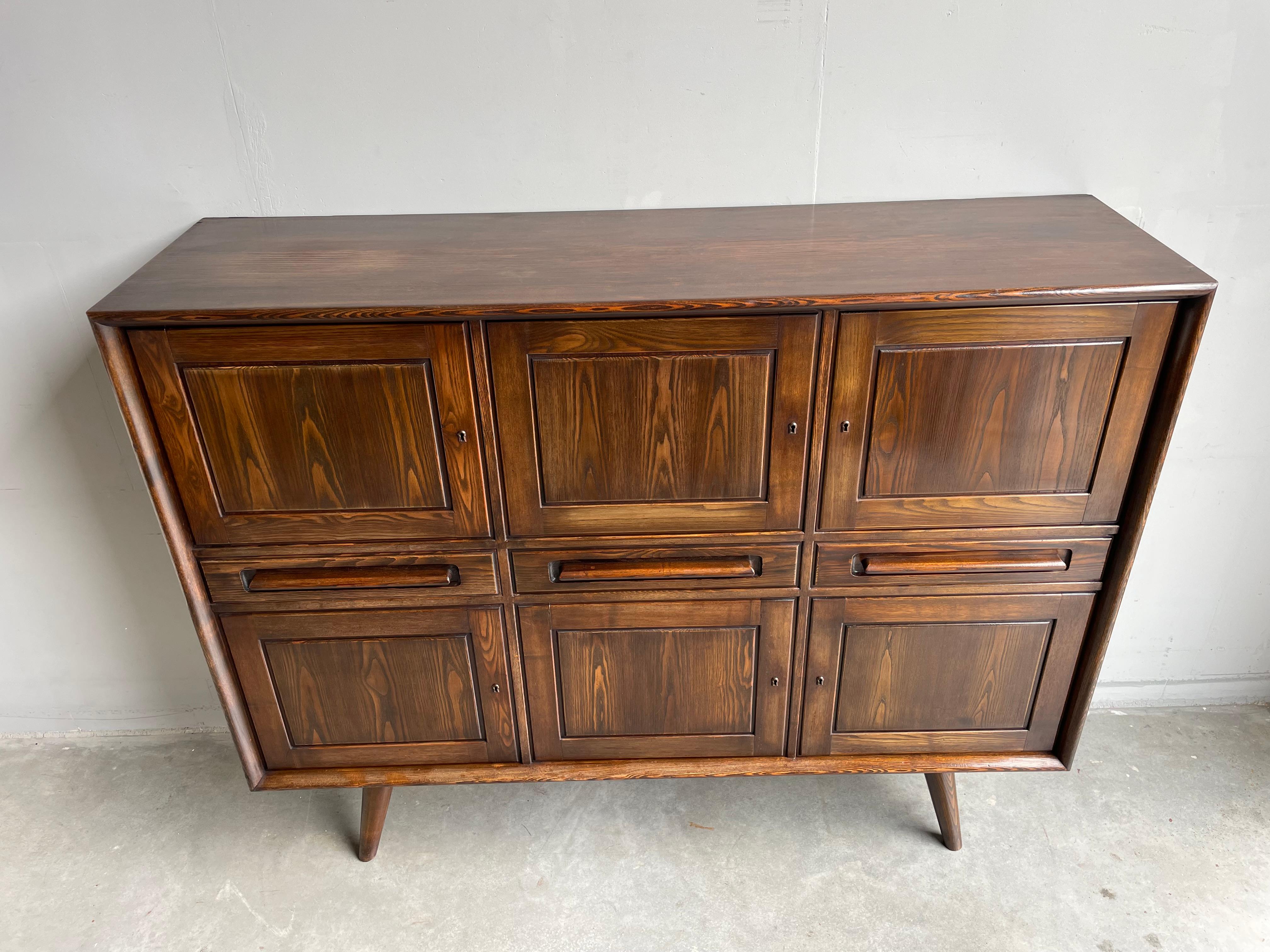 Very Rare Mid-Century Modern Sideboard / Credenza by 't Woonhuys of Amsterdam For Sale 3