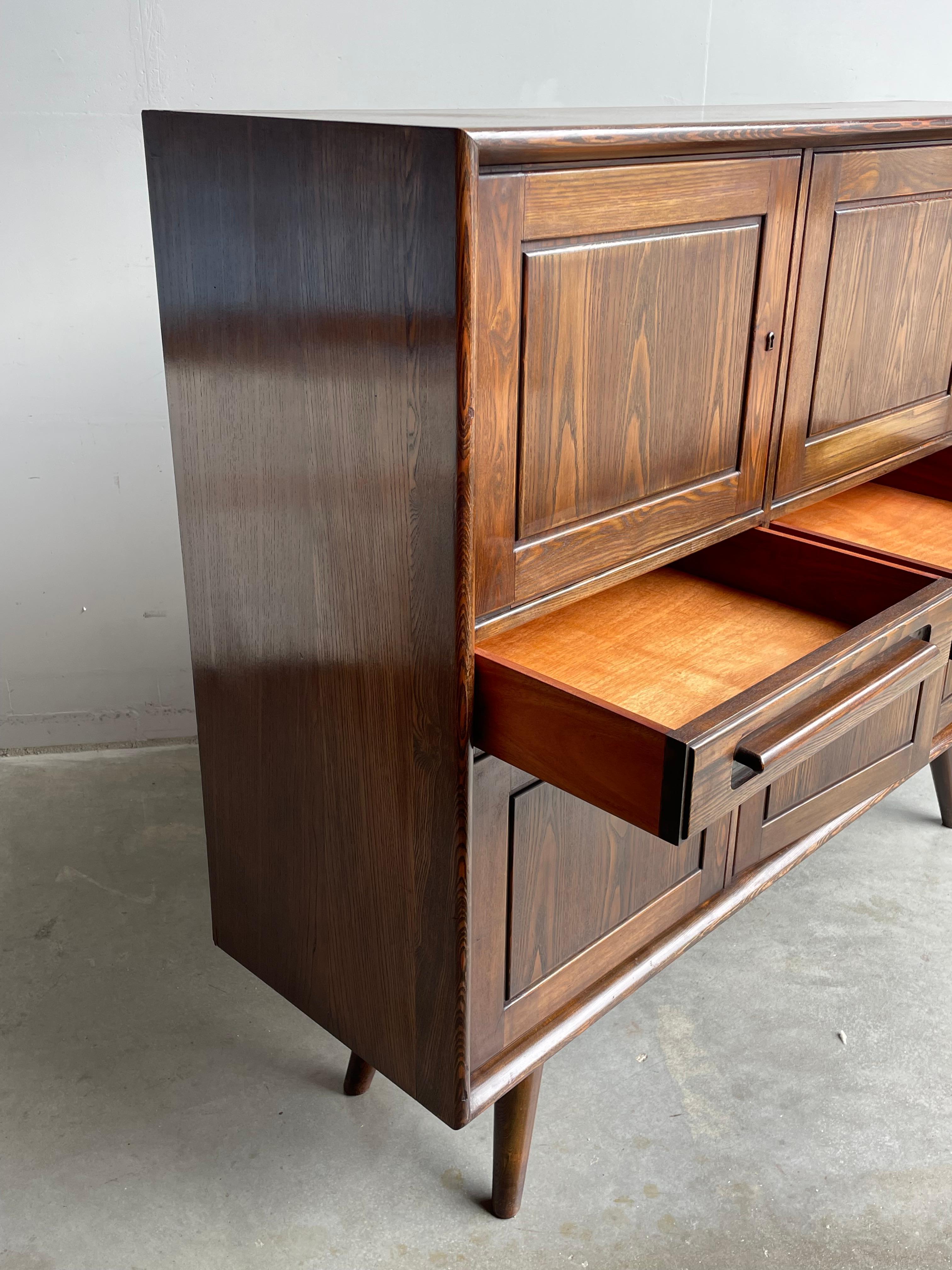 Very Rare Mid-Century Modern Sideboard / Credenza by 't Woonhuys of Amsterdam For Sale 5