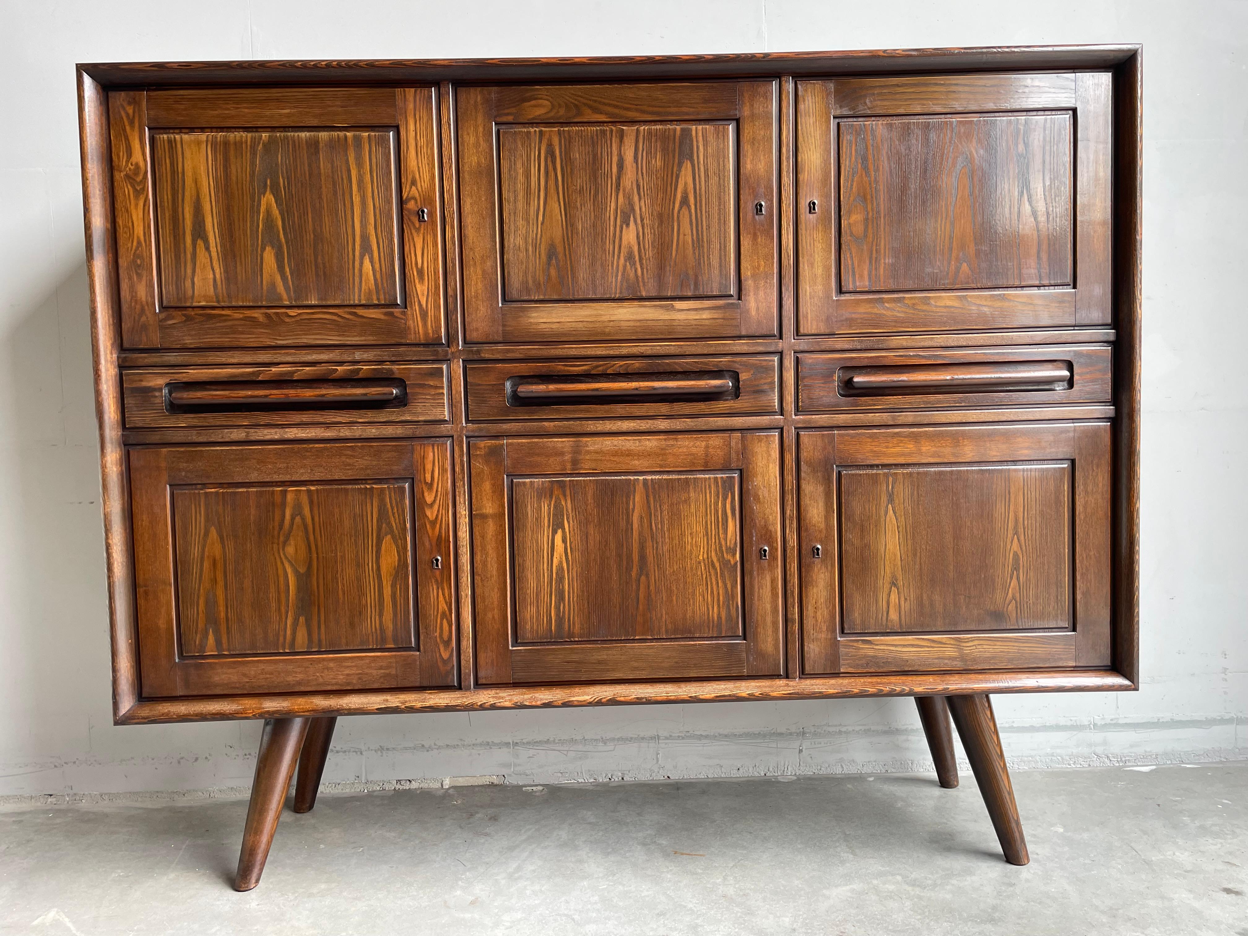 Very Rare Mid-Century Modern Sideboard / Credenza by 't Woonhuys of Amsterdam For Sale 11