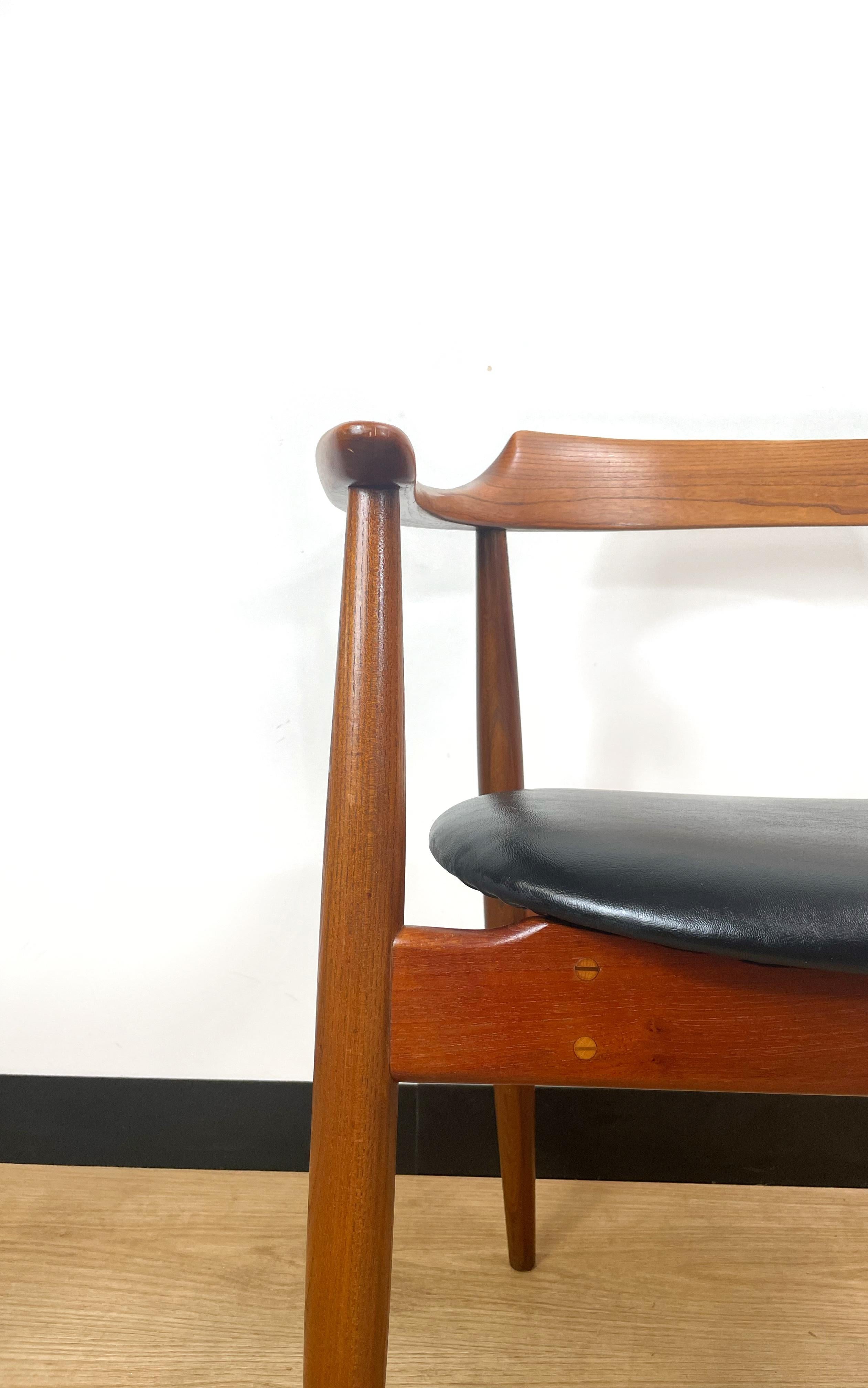 Very Rare Mid-Century Teak Danish Armchair by Arne Wahl Iversen For Sale 1