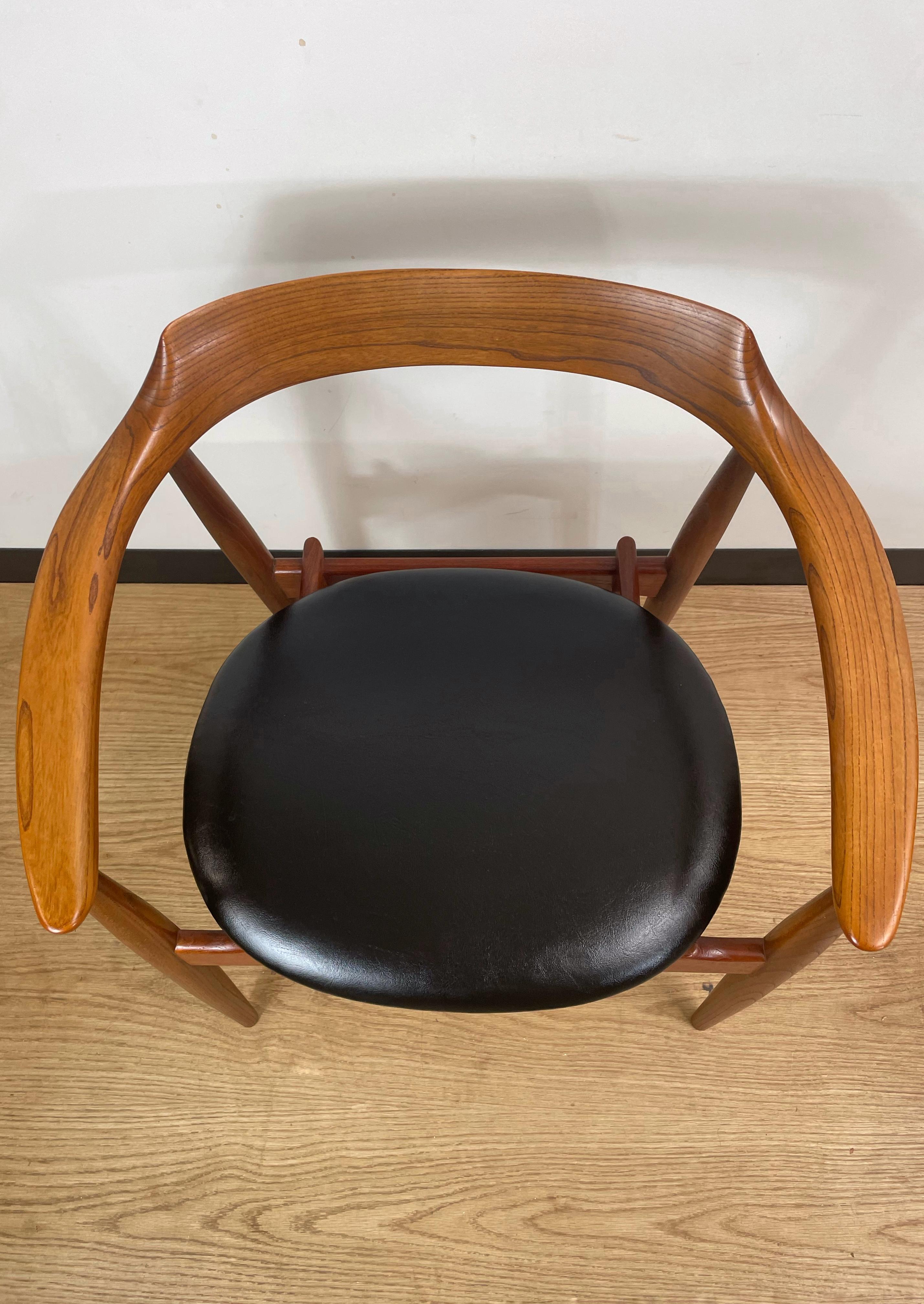 Very Rare Mid-Century Teak Danish Armchair by Arne Wahl Iversen For Sale 3