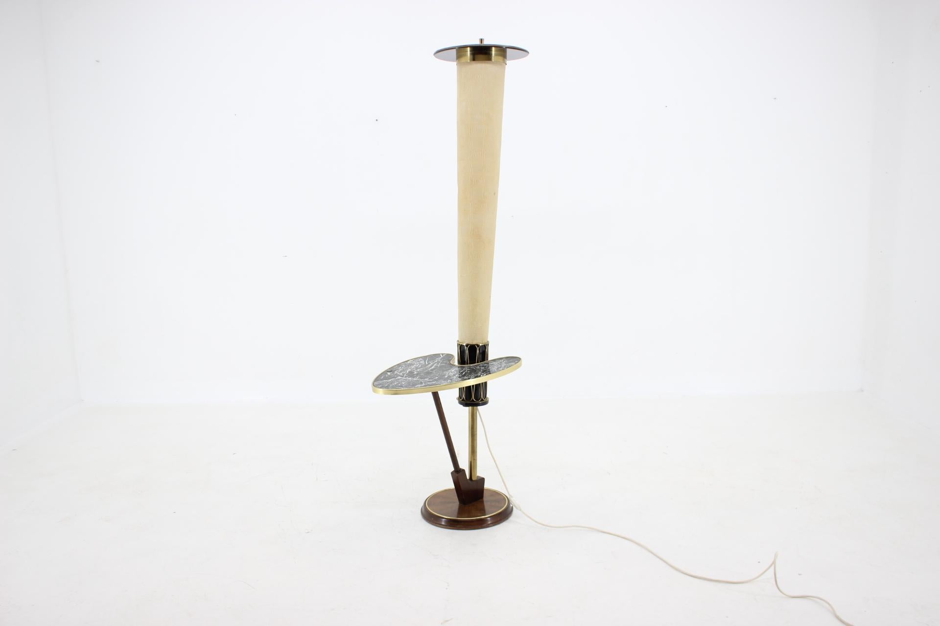 Sehr seltene Stehlampe aus der Mitte des Jahrhunderts, Frankreich, 1960er Jahre im Angebot 4