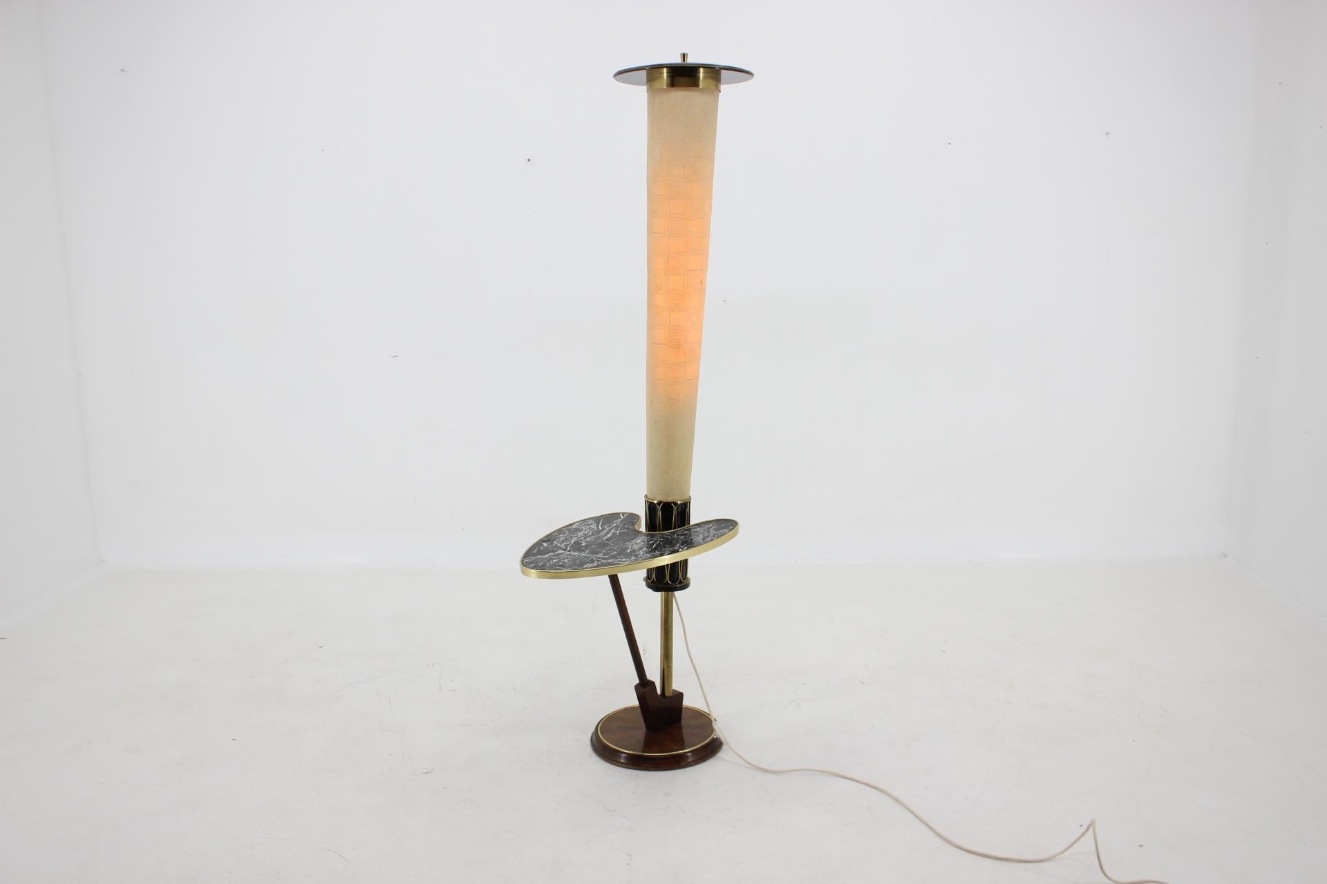 Sehr seltene Stehlampe aus der Mitte des Jahrhunderts, Frankreich, 1960er Jahre im Angebot 8
