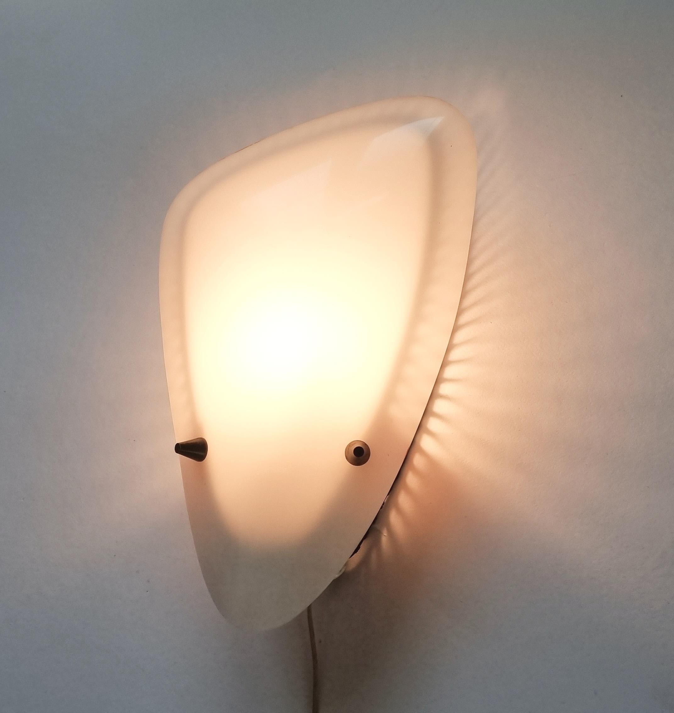 Very Rare Midcentury Wall Lamp in Style of Stilnovo, Italy, 1970s For Sale 5
