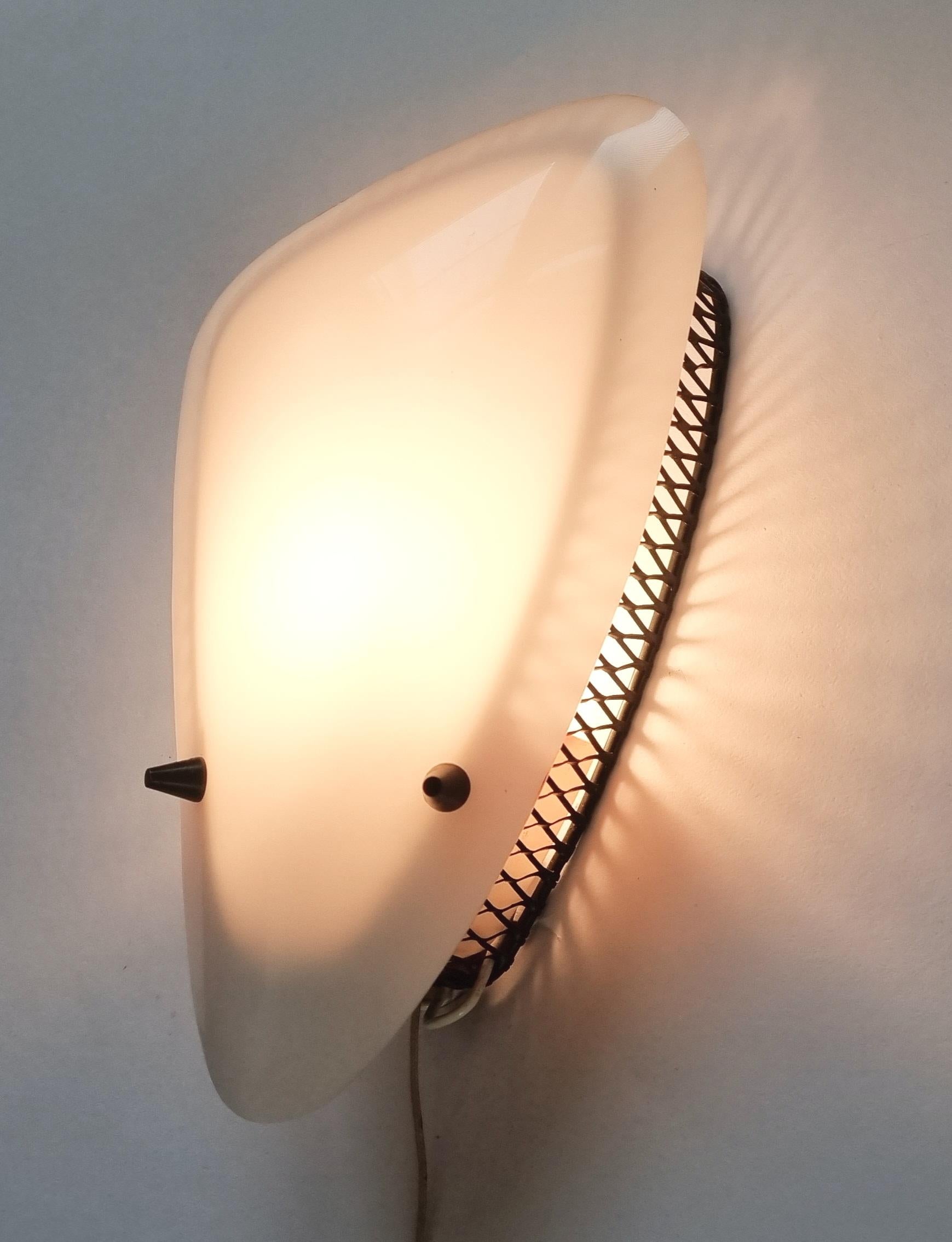 Very Rare Midcentury Wall Lamp in Style of Stilnovo, Italy, 1970s For Sale 6