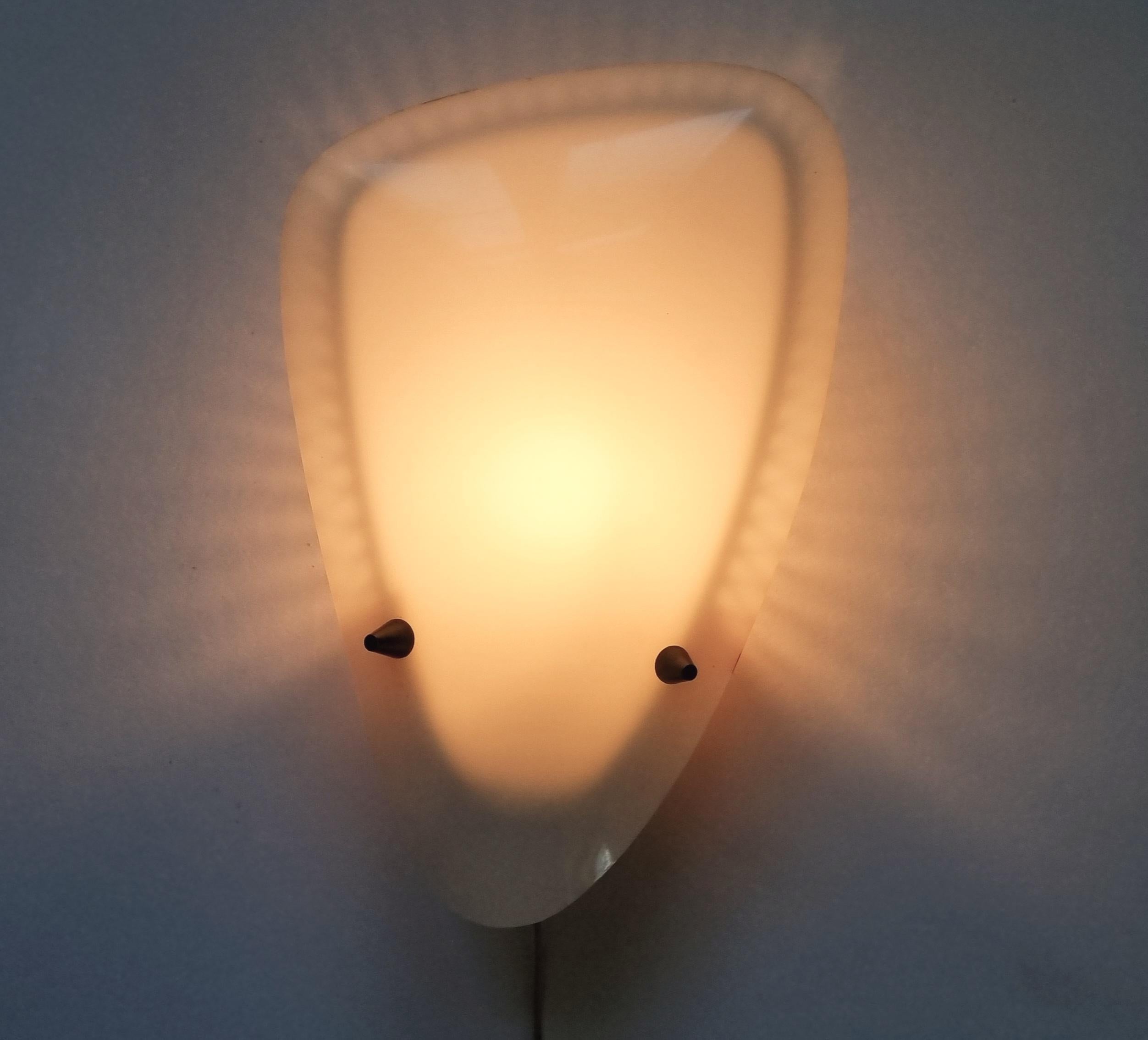 Very Rare Midcentury Wall Lamp in Style of Stilnovo, Italy, 1970s For Sale 2