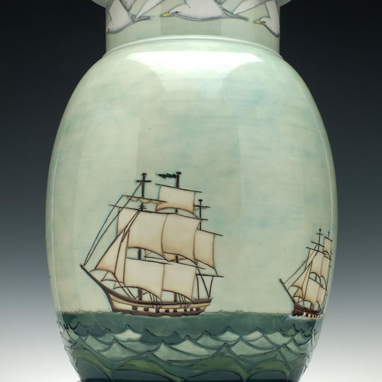 Very Rare Moorcroft First Fleet Hms Sirius Jar & Cover, Limited Edition In Good Condition In Whitburn, GB