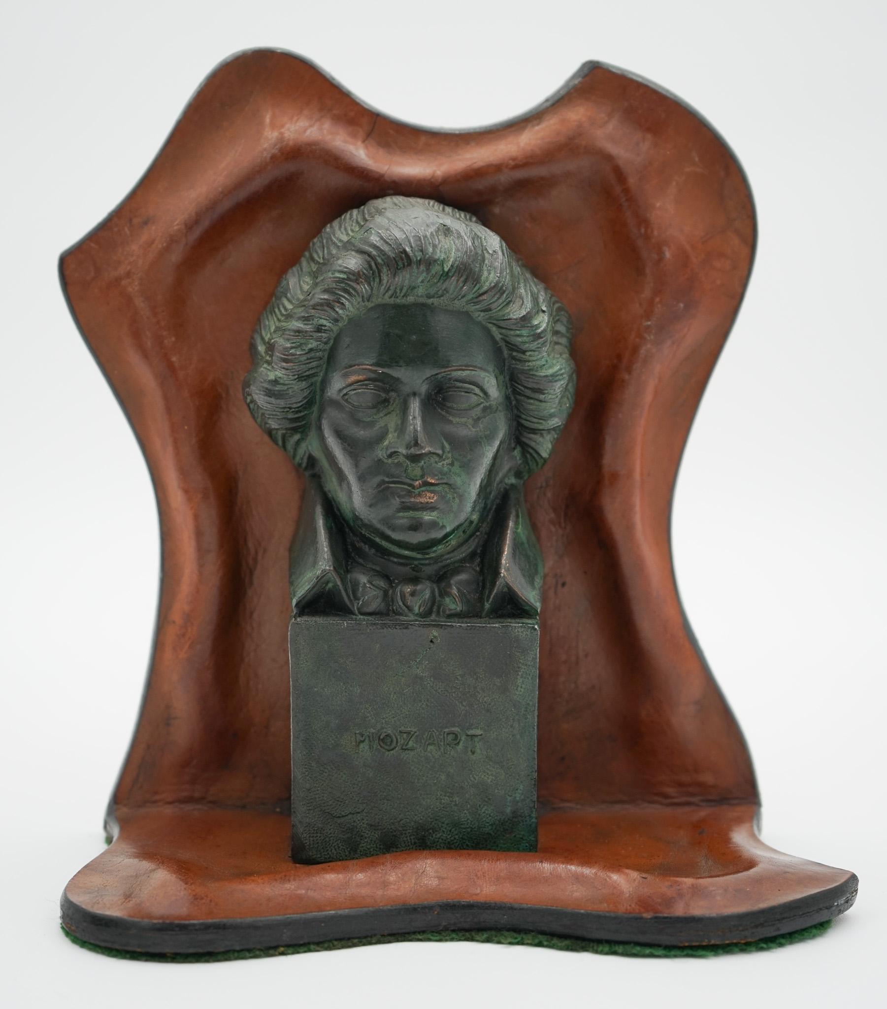 VERY RARE MOZART AND BEETHOVEN LEATHER BOOKENDS WITH LOVELY PATiNA For Sale 5