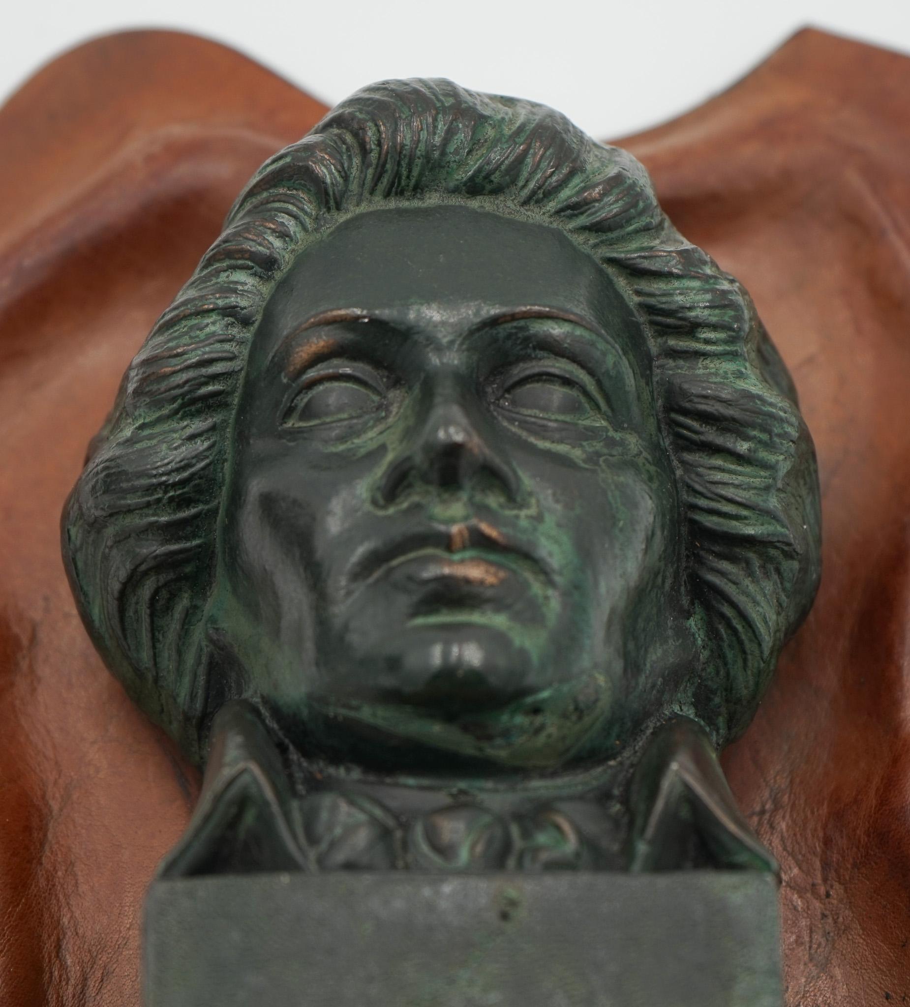 VERY RARE MOZART AND BEETHOVEN LEATHER BOOKENDS WITH LOVELY PATiNA For Sale 6