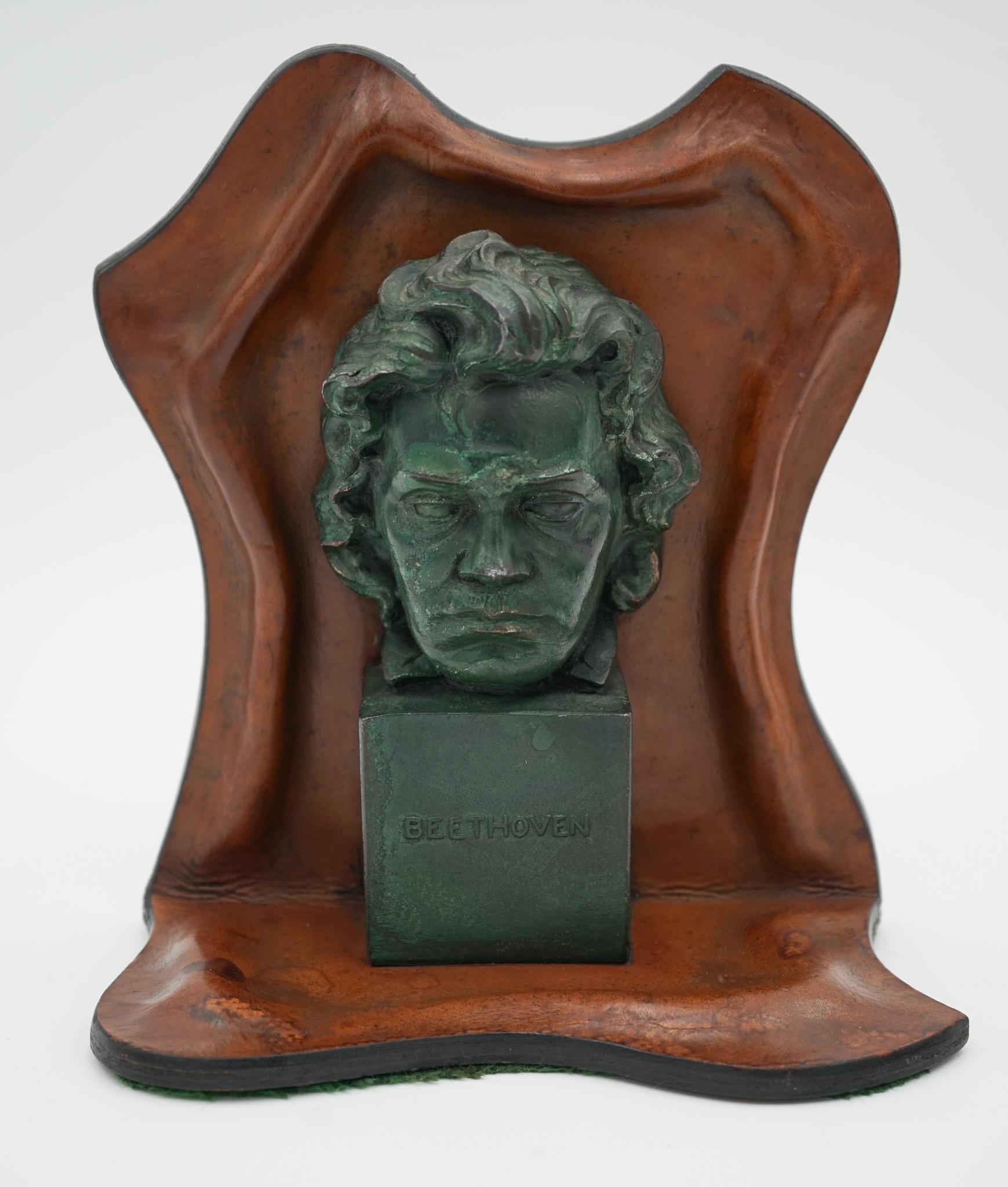 VERY RARE MOZART AND BEETHOVEN LEATHER BOOKENDS WITH LOVELY PATiNA For Sale 2