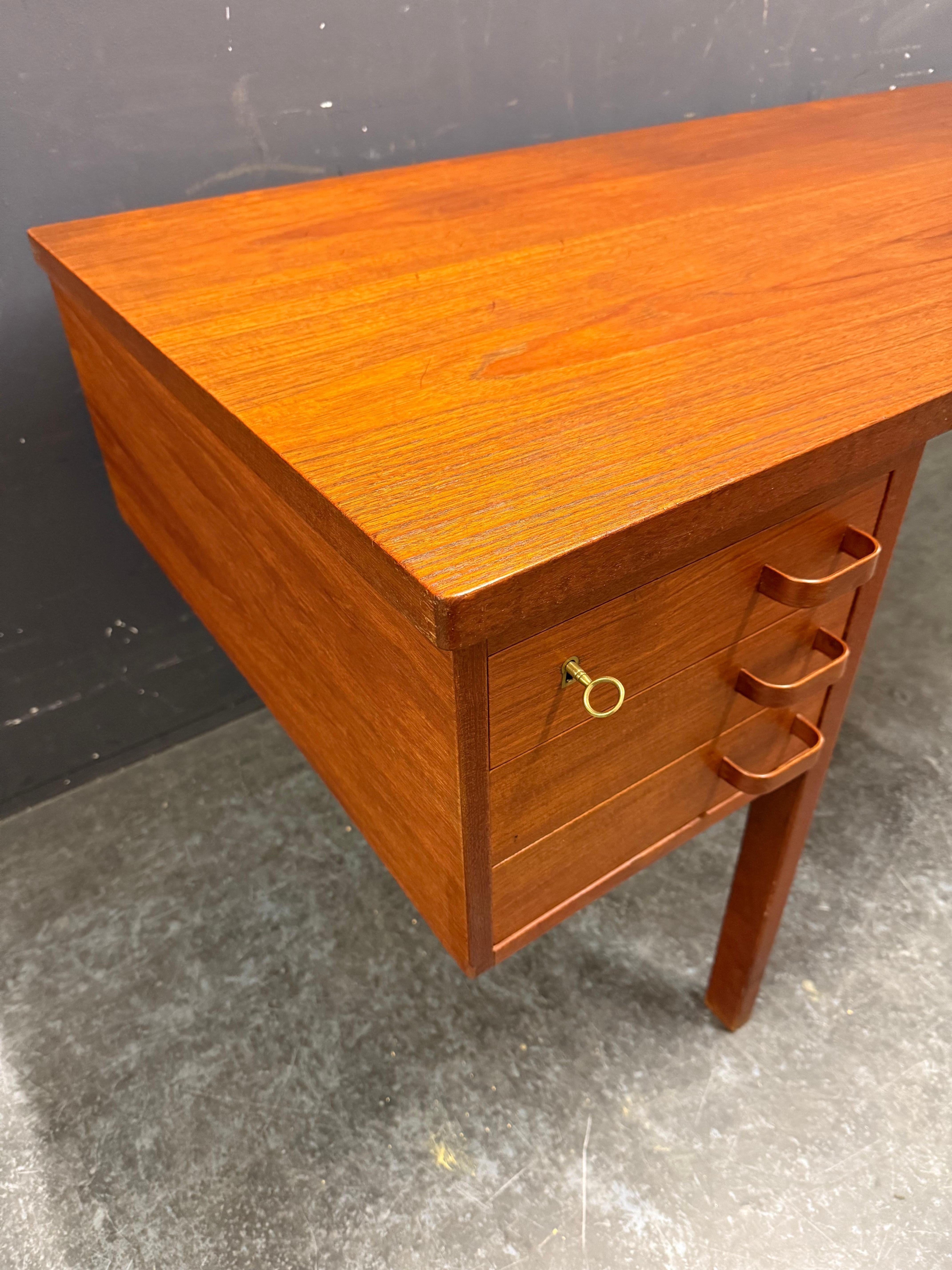très rare bureau Nanna & Jørgen Ditzel n° 135 en vente 7