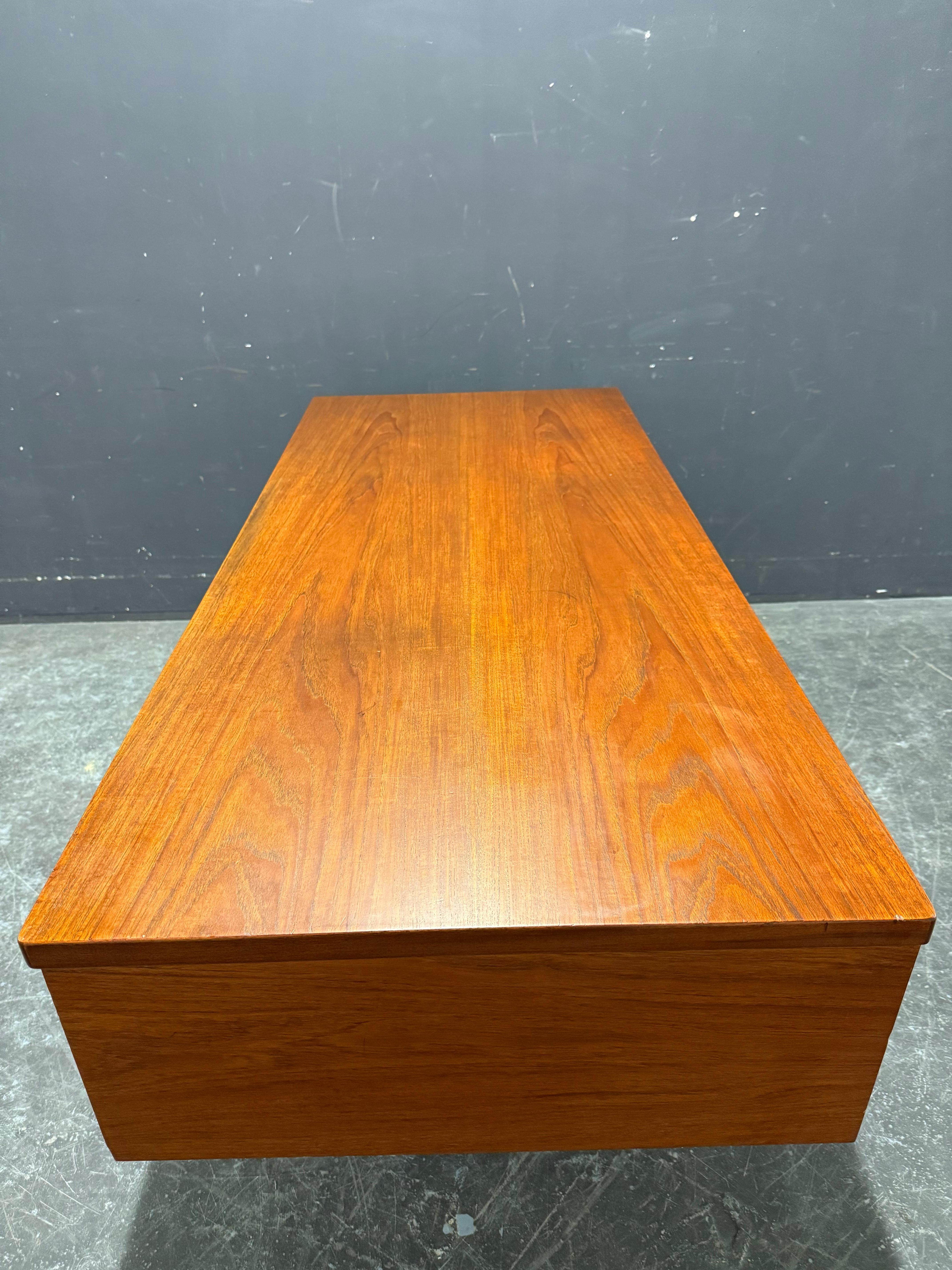 Scandinave moderne très rare bureau Nanna & Jørgen Ditzel n° 135 en vente