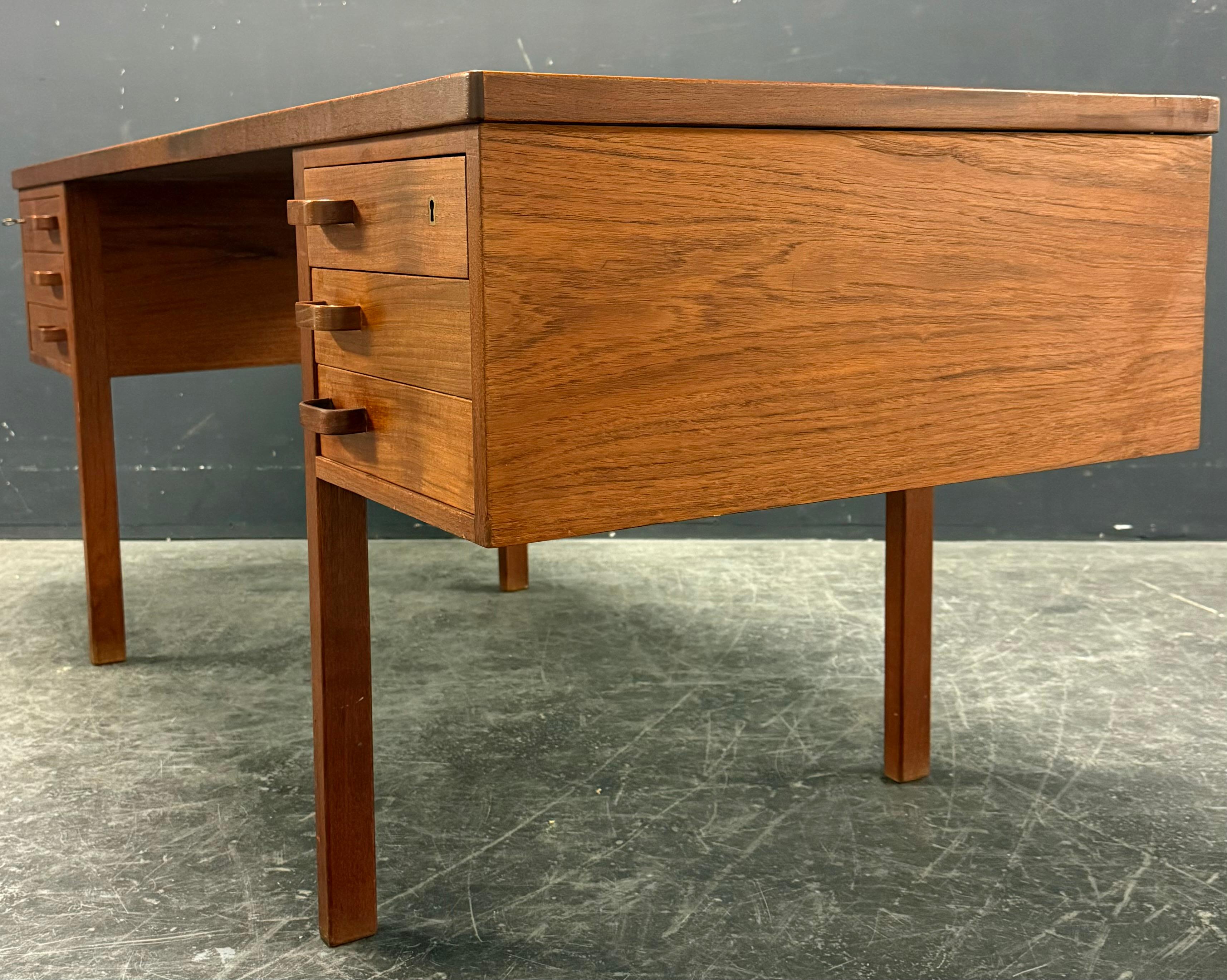 très rare bureau Nanna & Jørgen Ditzel n° 135 État moyen - En vente à Munich, DE