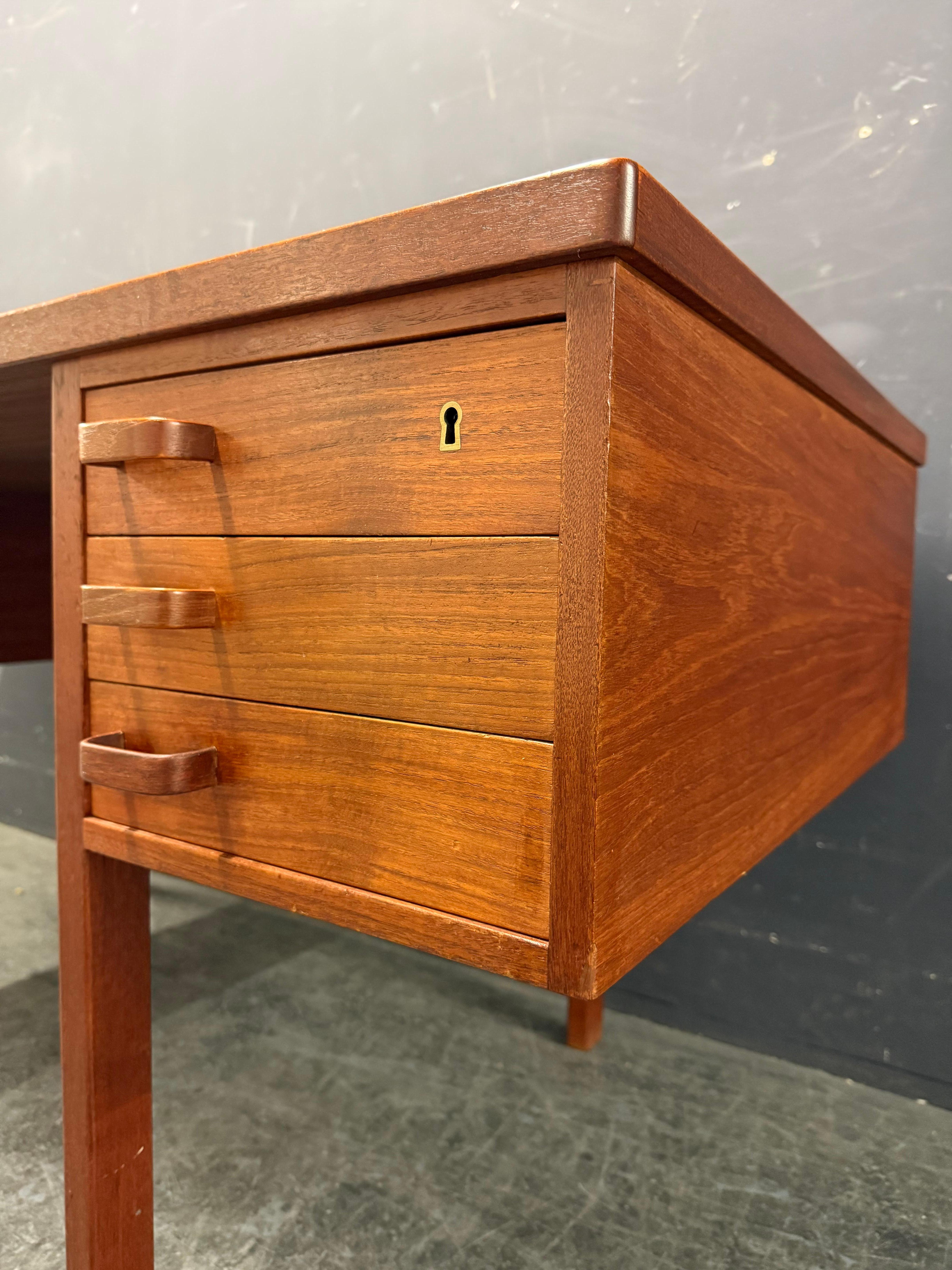 très rare bureau Nanna & Jørgen Ditzel n° 135 en vente 2