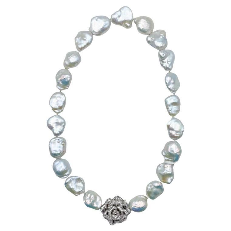 Very Rare Non-Nucleus Pearls Necklace with Sapphire Clasp 1.60 Carat For Sale