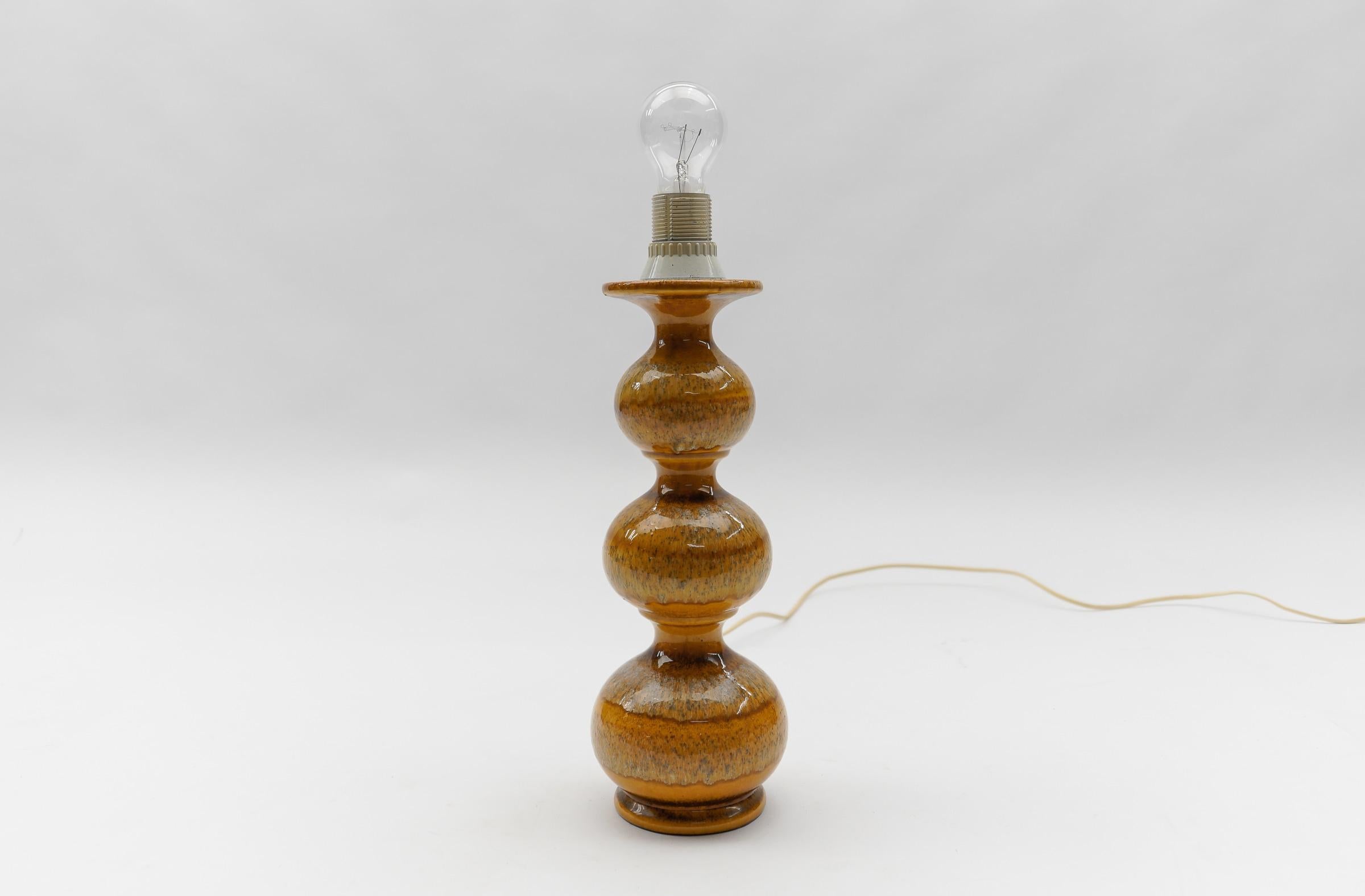 Allemand Très rare base de lampe de bureau Kaiser Leuchten, Allemagne, années 1960 --- en vente