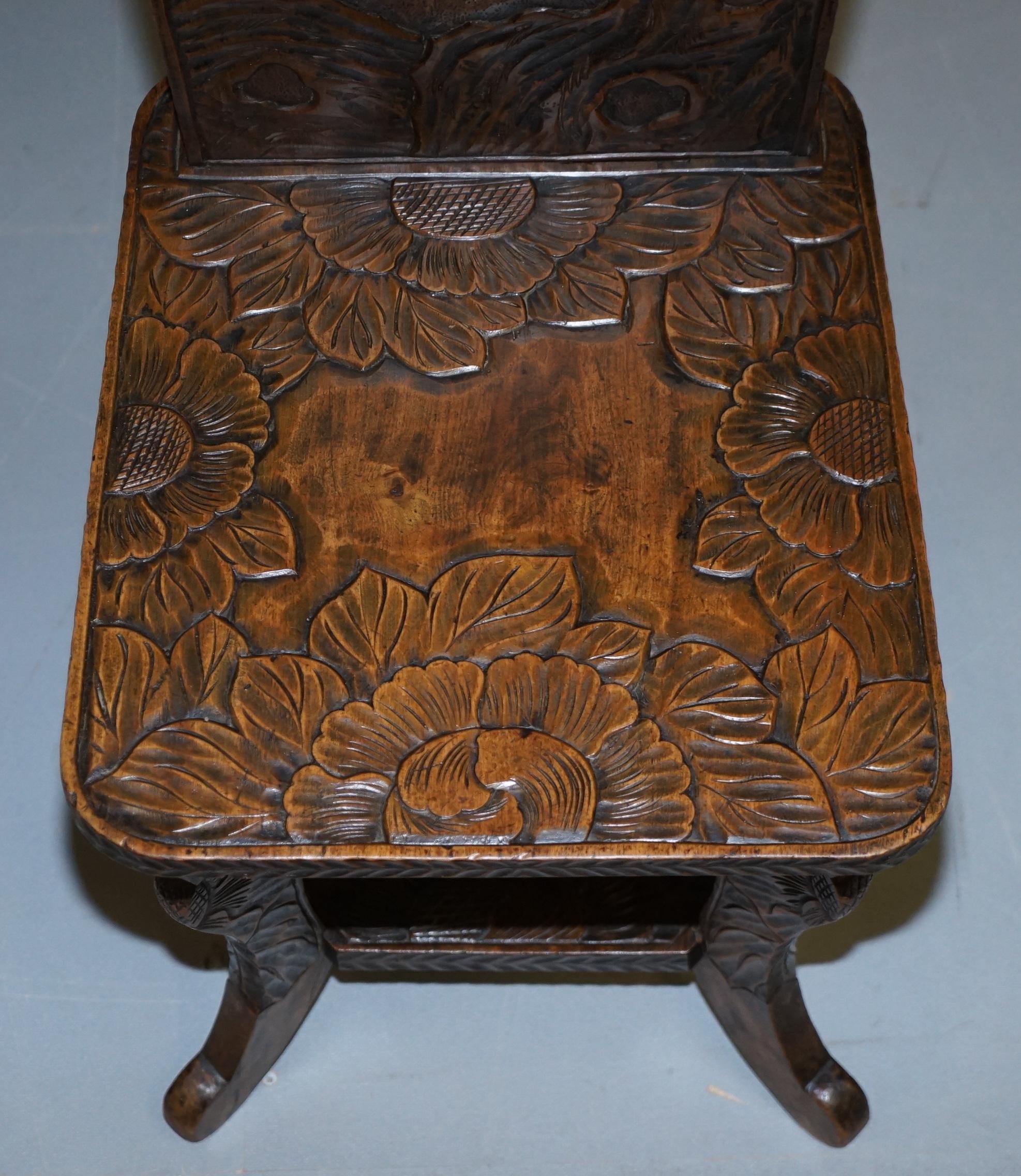 Rarísima silla original de la dinastía Qing firmada por Liberty's London con talla floral Hecho a mano en venta