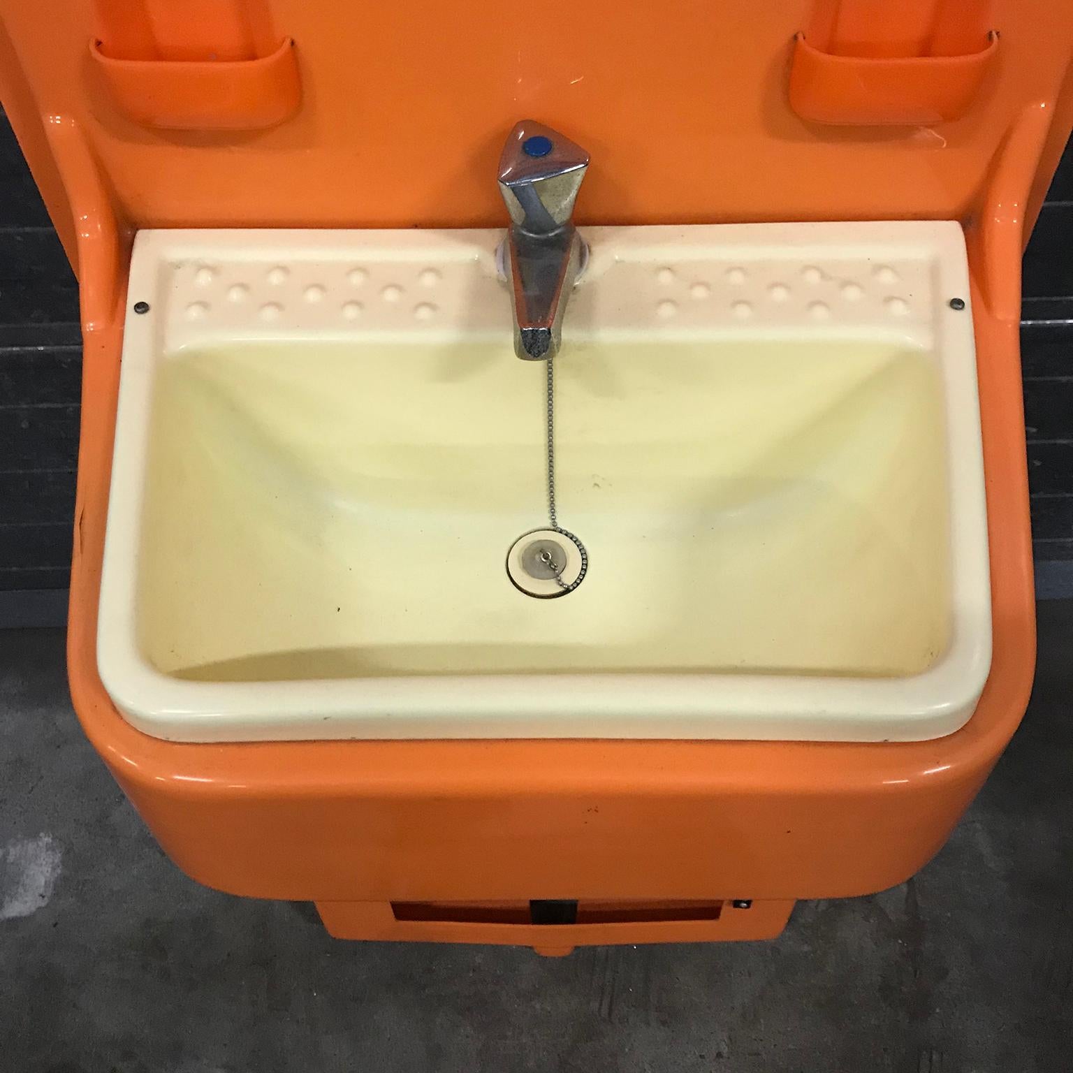 Very Rare, Original 1960s Orange Plastic Washstand by Vidal, Spain For Sale 2