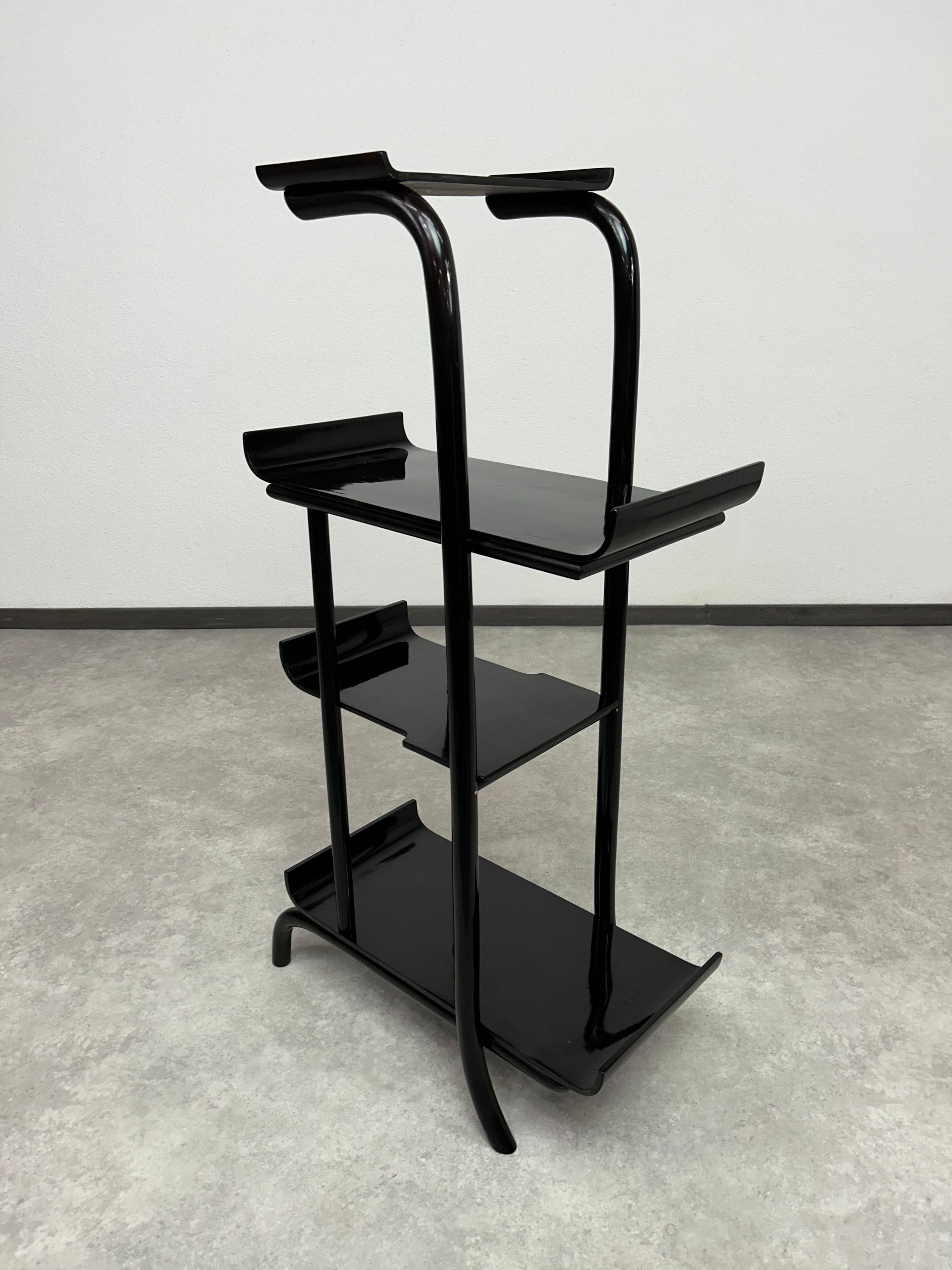 Sehr seltener Stand für Pagodenpflanzen D68 von Thonet-Mundus im Zustand „Hervorragend“ im Angebot in Banská Štiavnica, SK