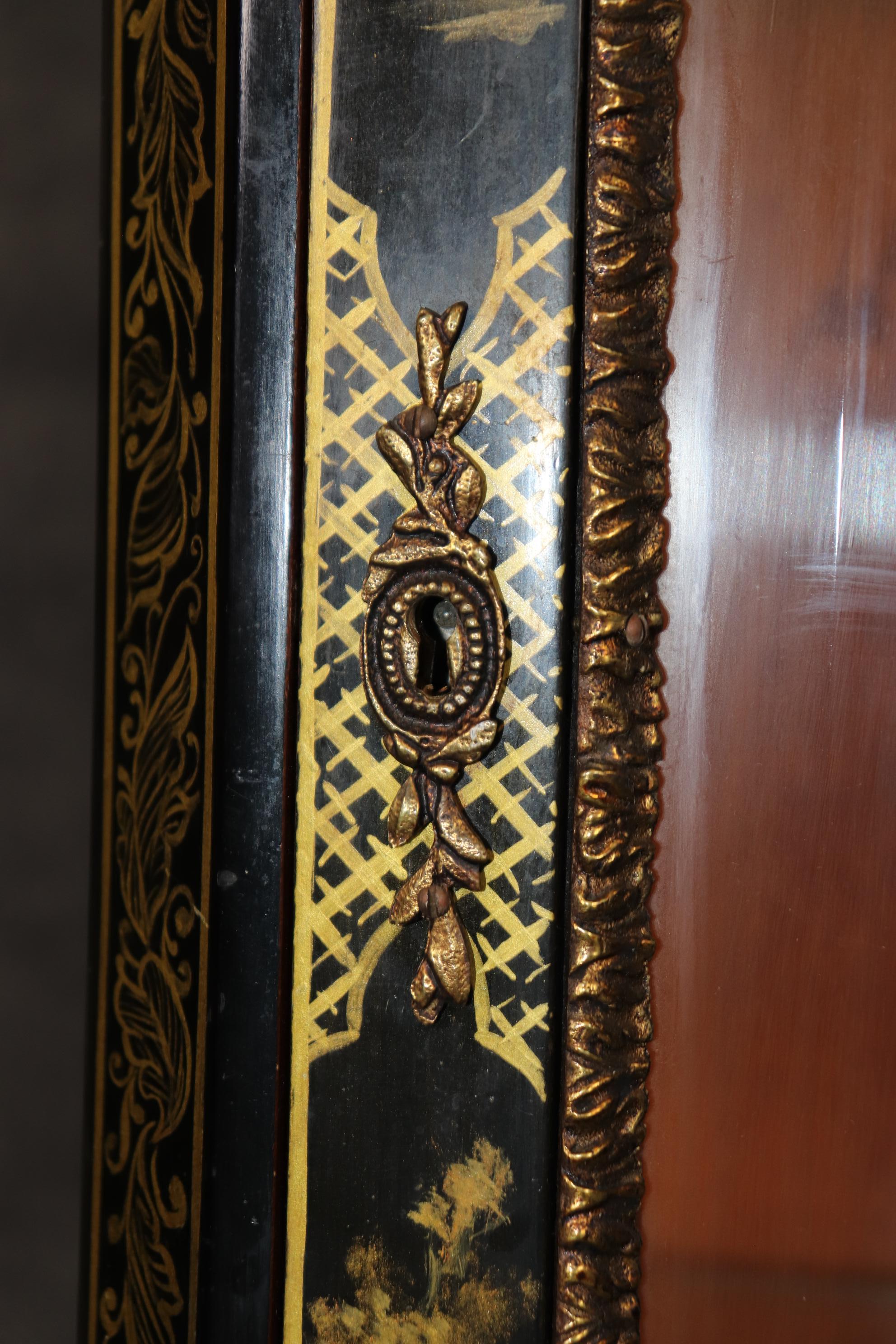 Very Rare Pair of Antique Black and Gold Chinoiserie Vitrines manner of Sormani 6