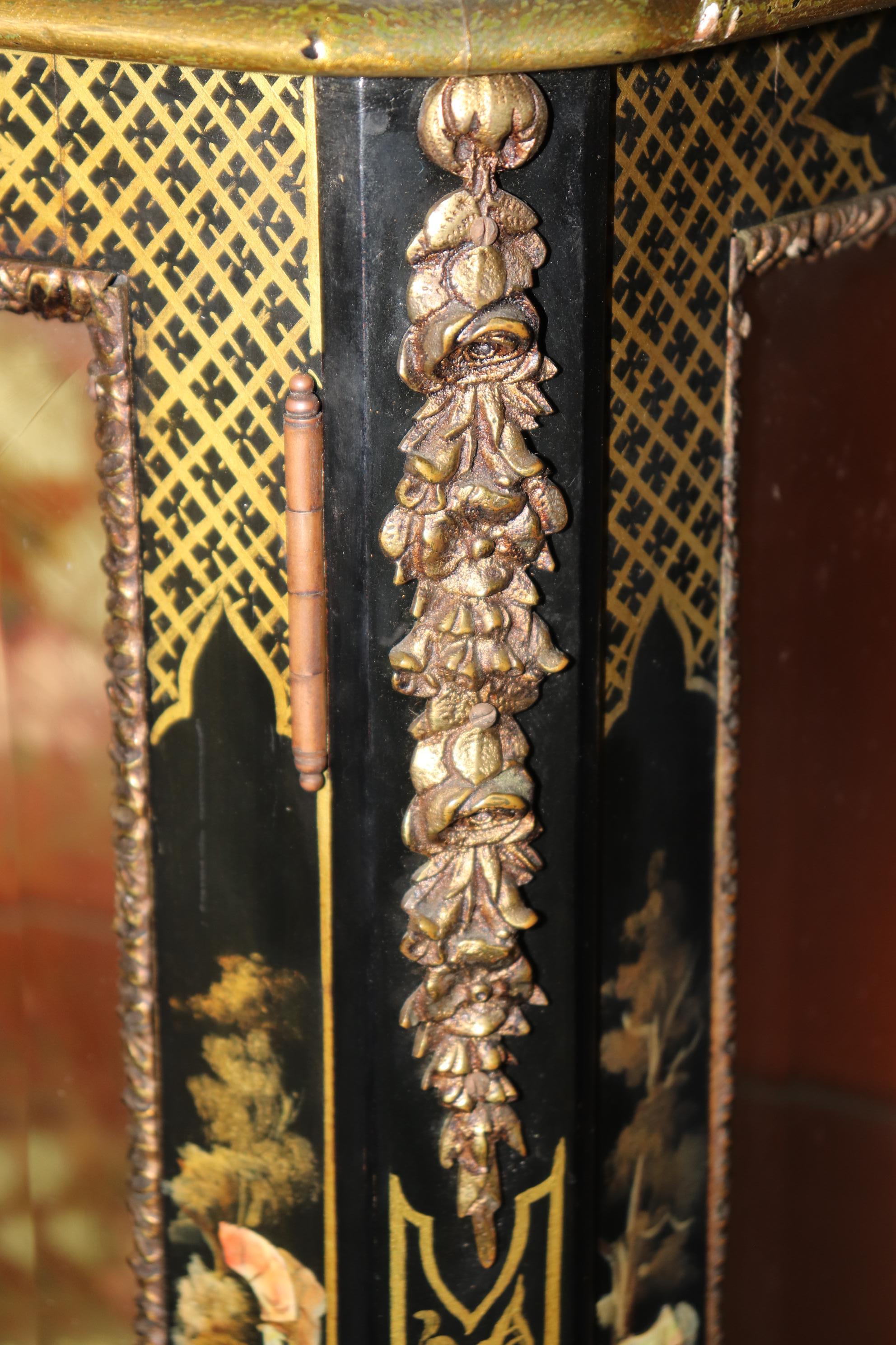 Late 19th Century Very Rare Pair of Antique Black and Gold Chinoiserie Vitrines manner of Sormani