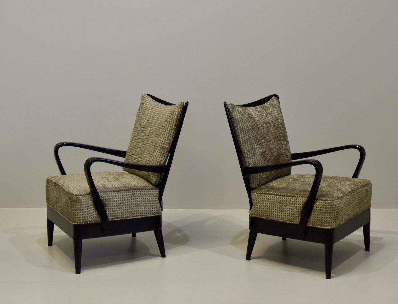Seltenes Paar Sessel aus Nussbaumholz, ebonisiert, Auflage Arredamento Borsani, Varedo (Italienisch) im Angebot