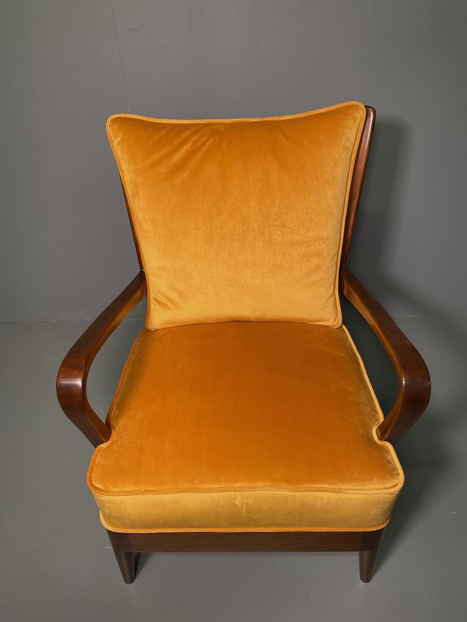 Osvaldo Borsani (1911-1985)
Pair of armchairs
 walnut and textile
Edition Arredamento Borsani, Varedo
Creation date: circa 1950
Measures: H 84.5 × W 62 × D 71 cm
Bibliography: Osvaldo Borsani, Gramigna & Irace,
p. 187.