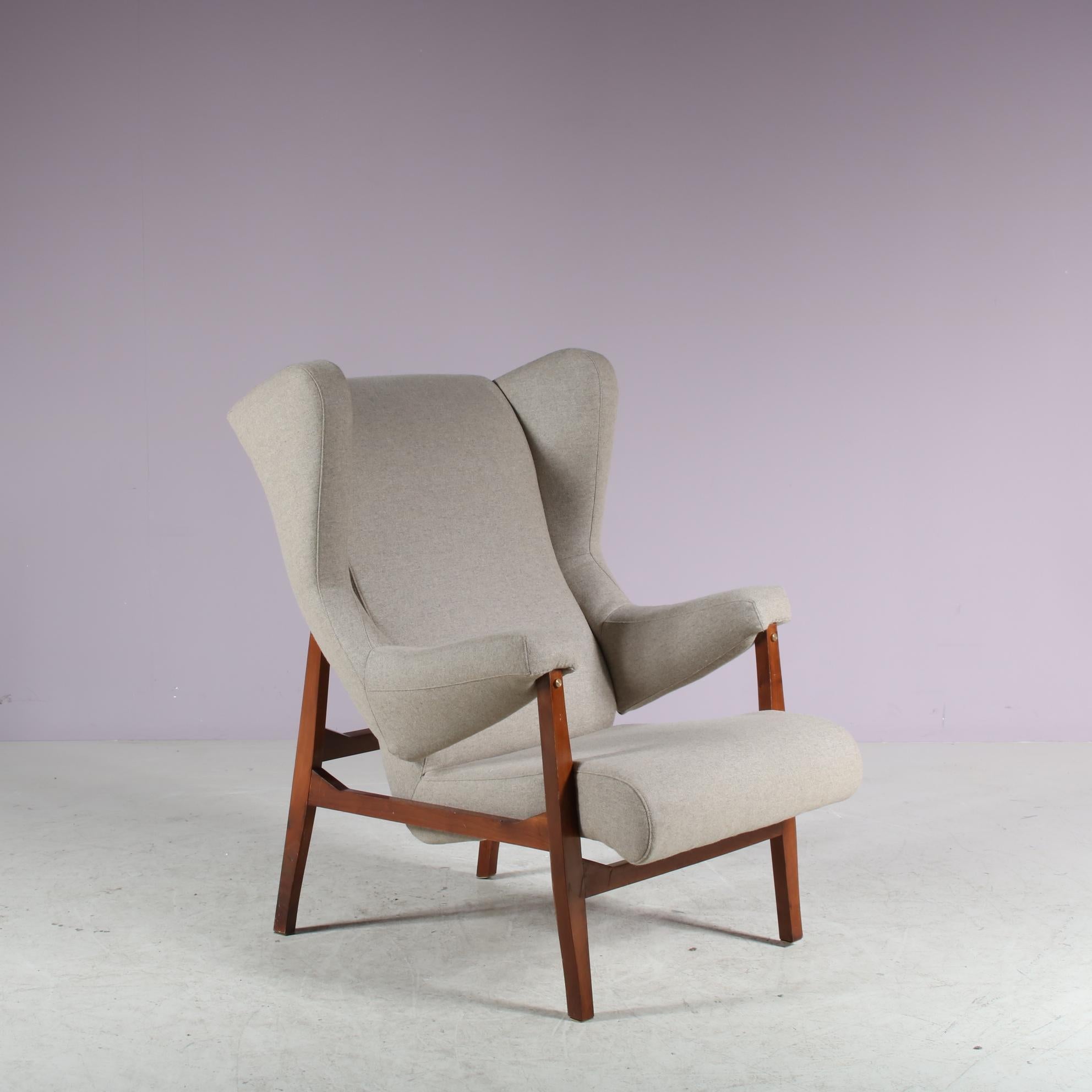 Very Rare Pair of Early “Fiorenza” Chairs by Franco Albini for Arflex, Italy 195 For Sale 5