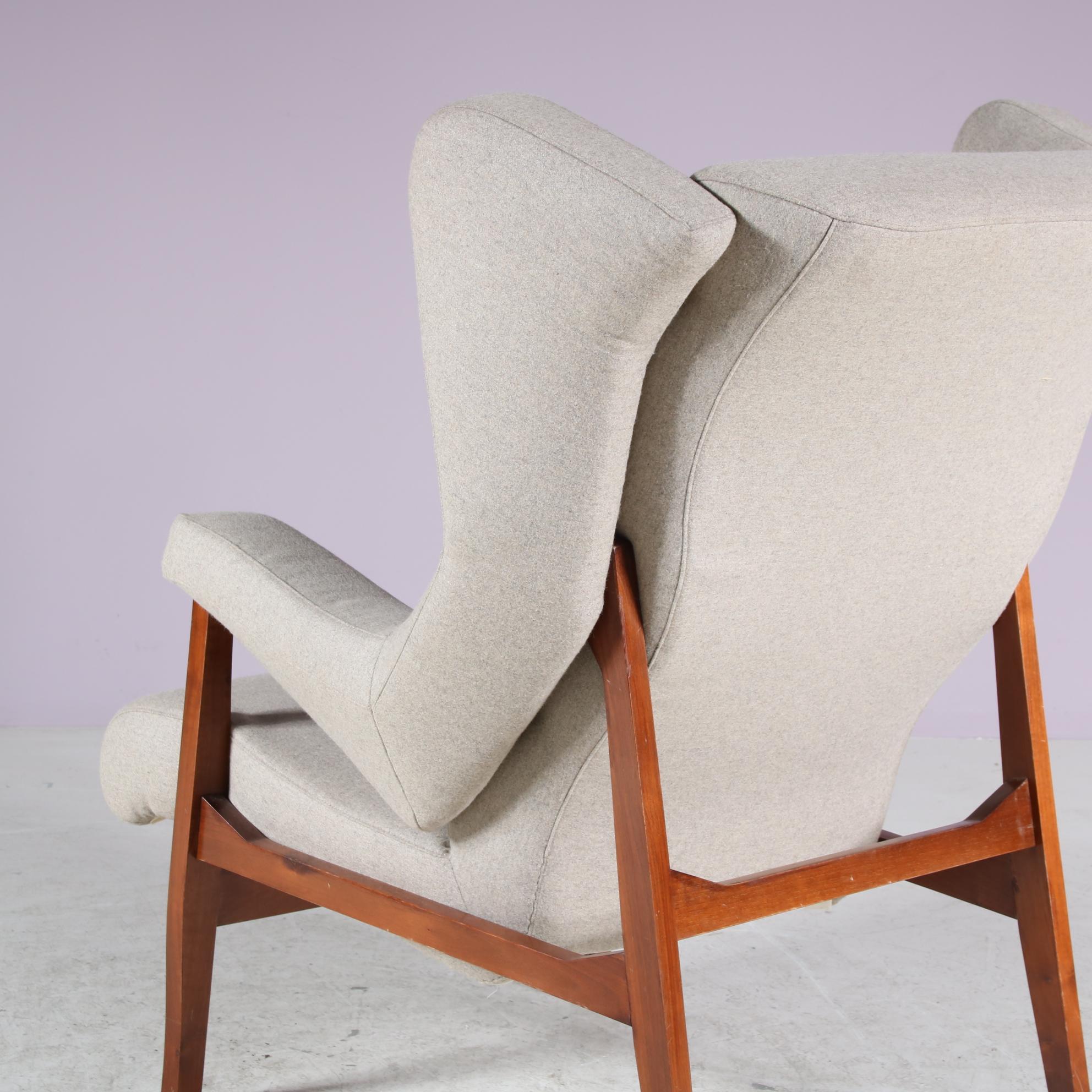 Very Rare Pair of Early “Fiorenza” Chairs by Franco Albini for Arflex, Italy 195 For Sale 12