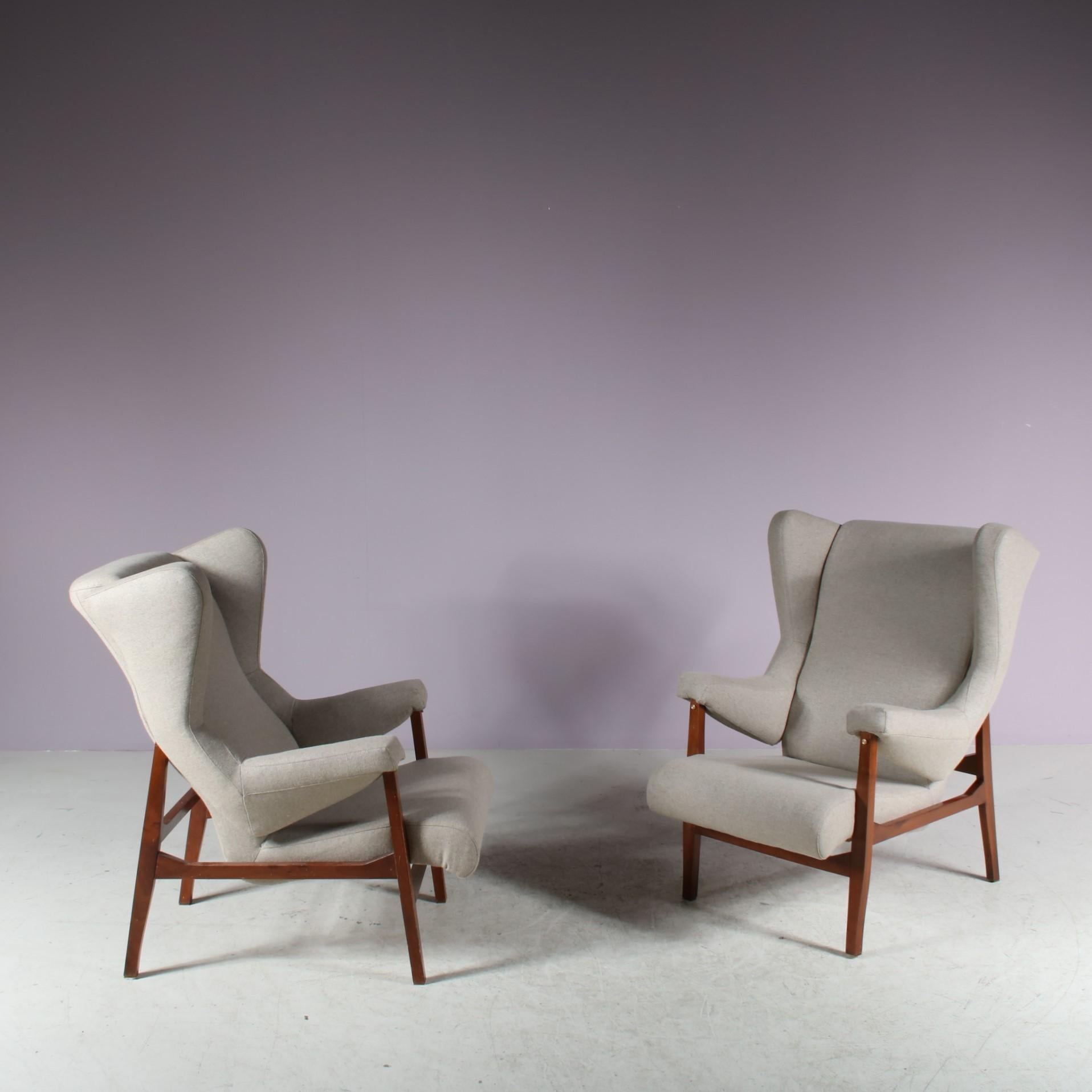 Fabric Very Rare Pair of Early “Fiorenza” Chairs by Franco Albini for Arflex, Italy 195 For Sale