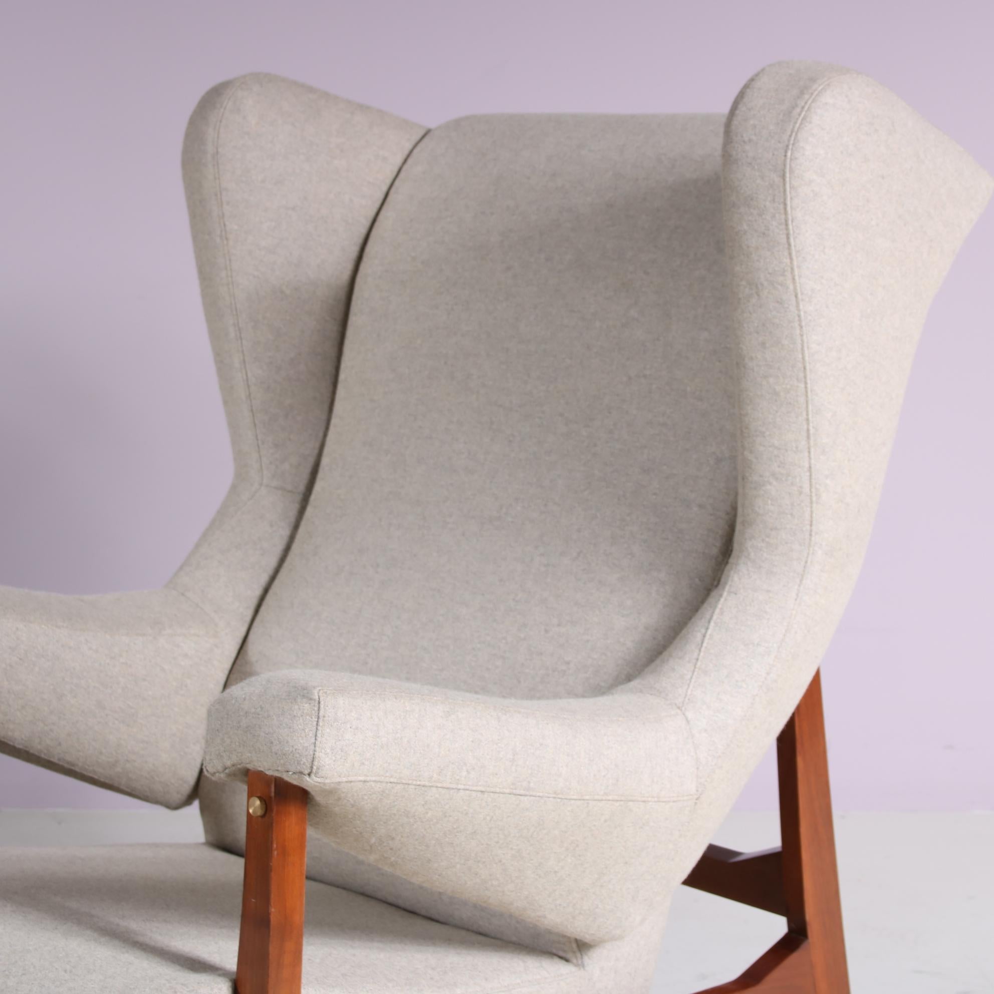 Very Rare Pair of Early “Fiorenza” Chairs by Franco Albini for Arflex, Italy 195 For Sale 2