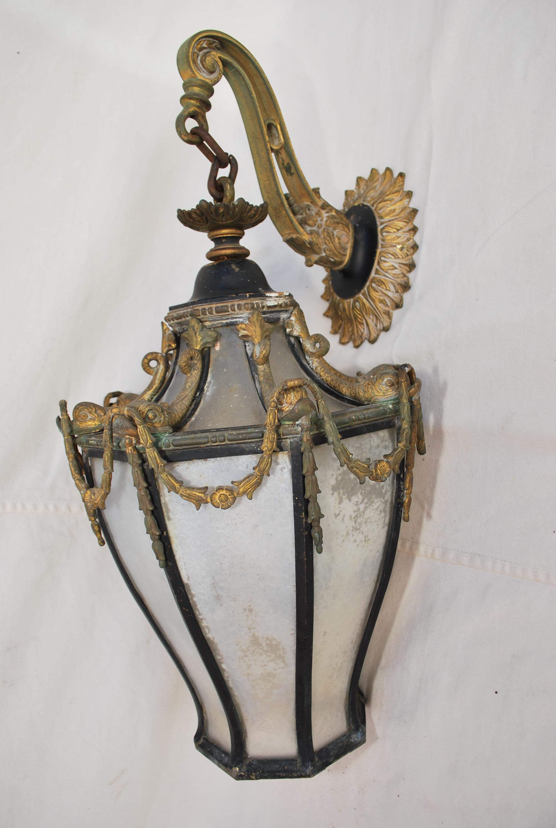 Very rare Pair of French turn of the century bronze outdoor/indoor sconces In Good Condition In Los Angeles, CA