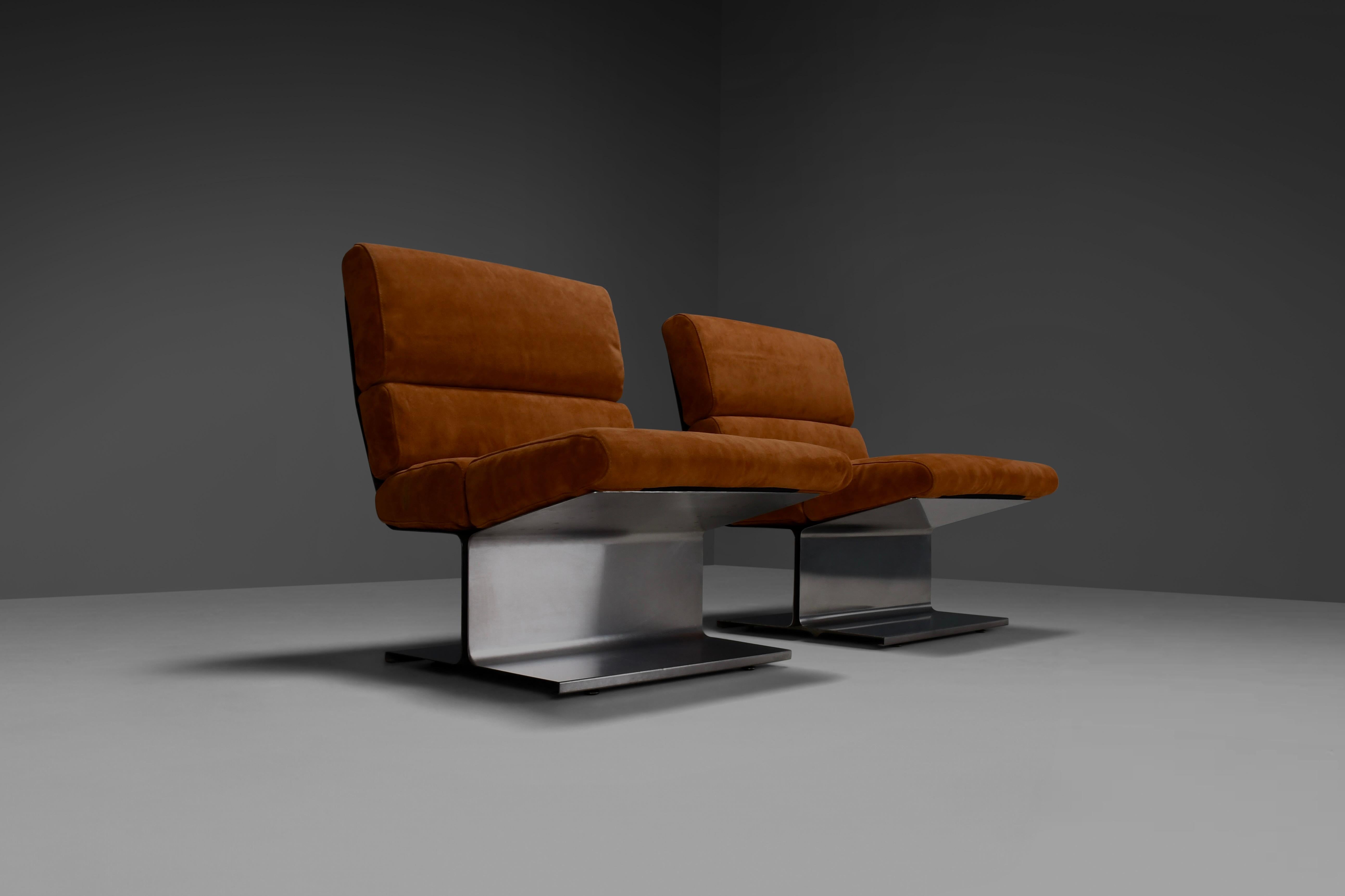 Mid-Century Modern Very Rare Pair of Leather and steel Lounge Chairs by Paul Geoffroy for Uginox For Sale